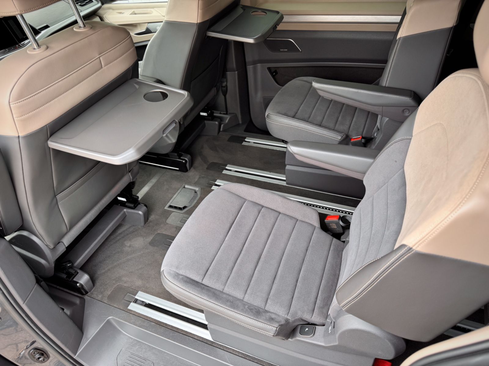 Fahrzeugabbildung Volkswagen T7 Multivan 1.4 TSI eHybrid Lang Life *7-SITZE*