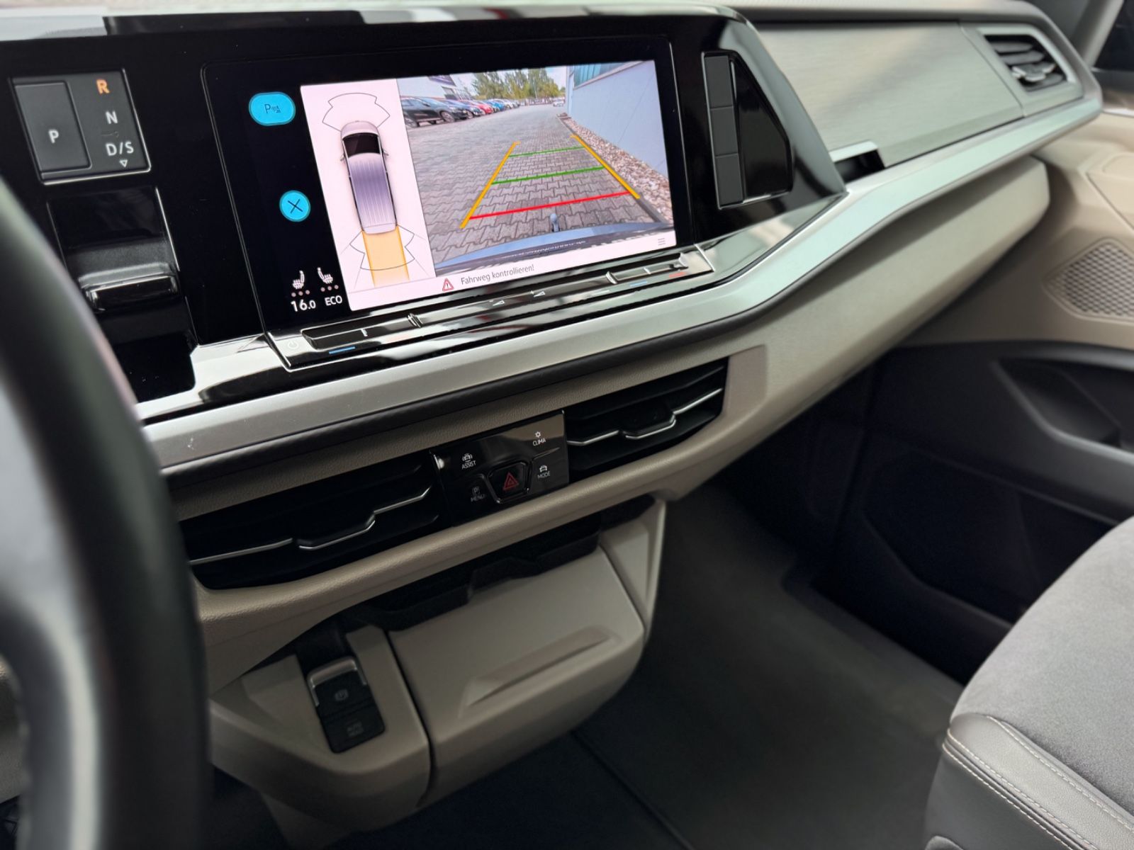 Fahrzeugabbildung Volkswagen T7 Multivan 1.4 TSI eHybrid Lang Life *7-SITZE*