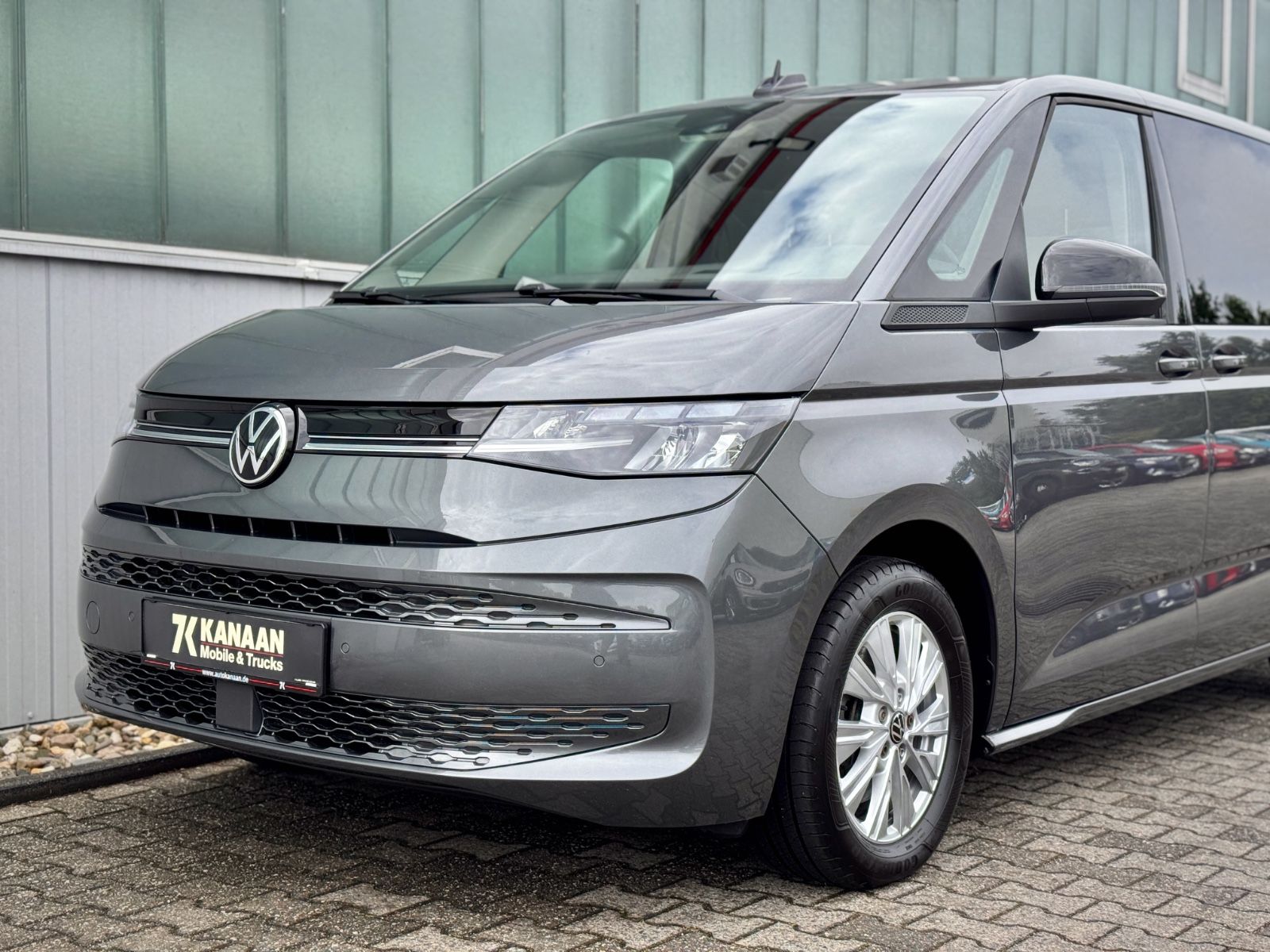 Fahrzeugabbildung Volkswagen T7 Multivan 1.4 TSI eHybrid Lang Life *7-SITZE*