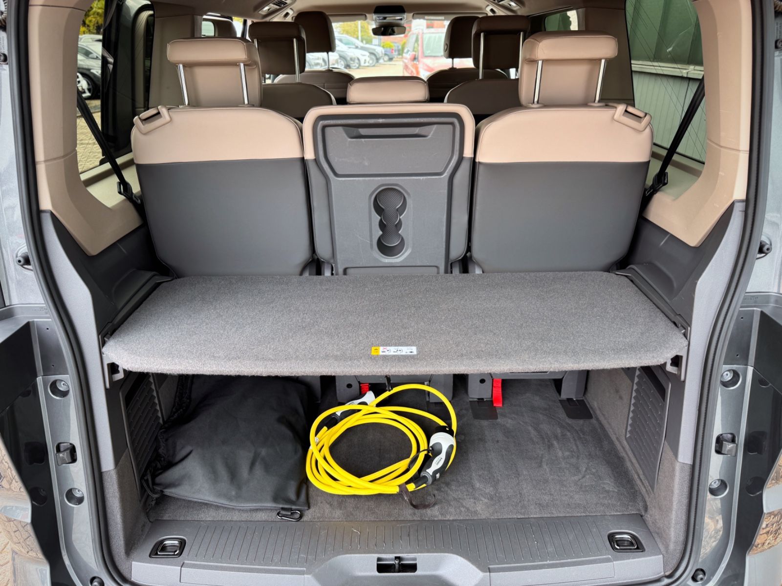 Fahrzeugabbildung Volkswagen T7 Multivan 1.4 TSI eHybrid Lang Life *7-SITZE*