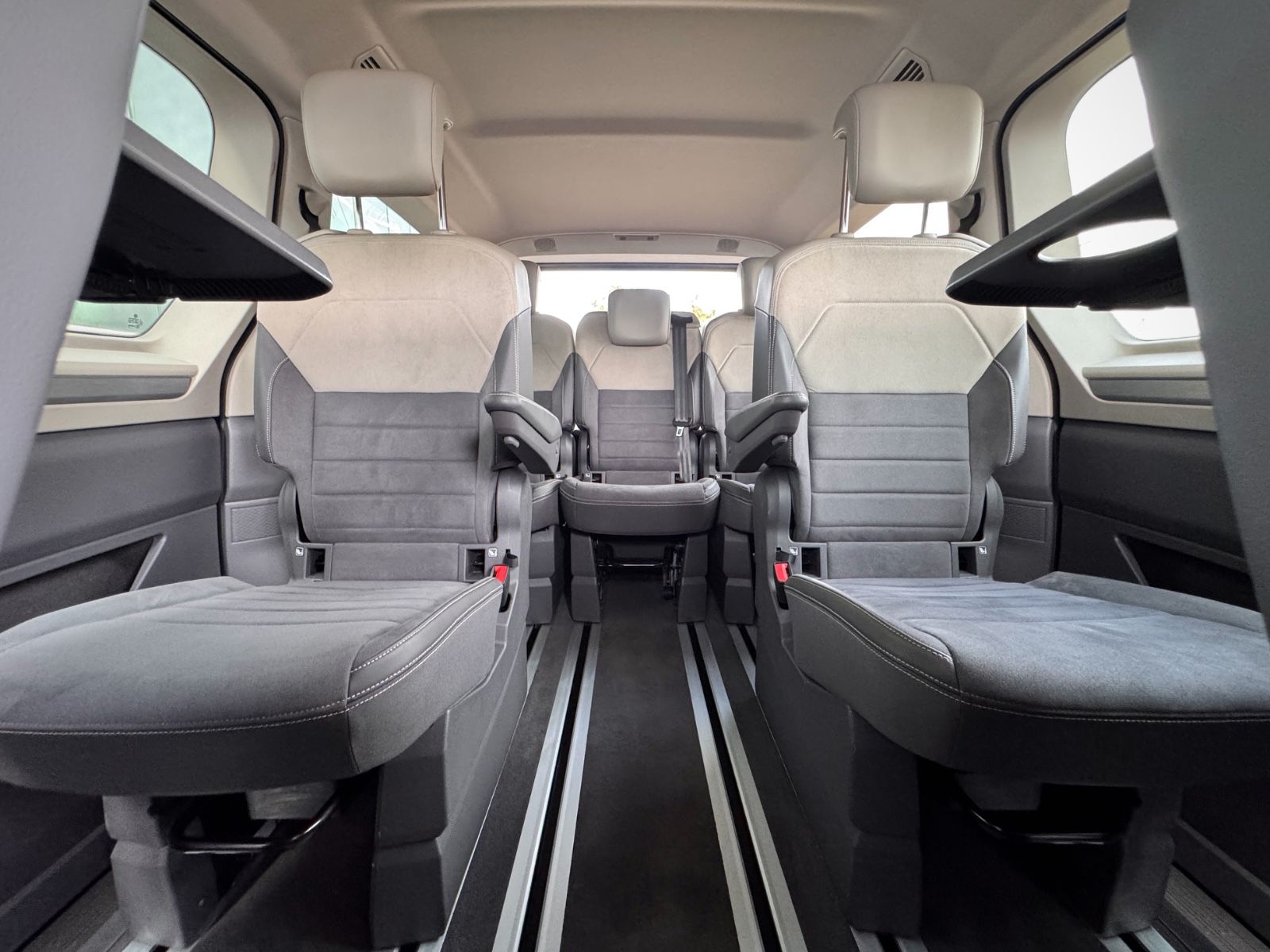Fahrzeugabbildung Volkswagen T7 Multivan 1.4 TSI eHybrid Lang Life *7-SITZE*