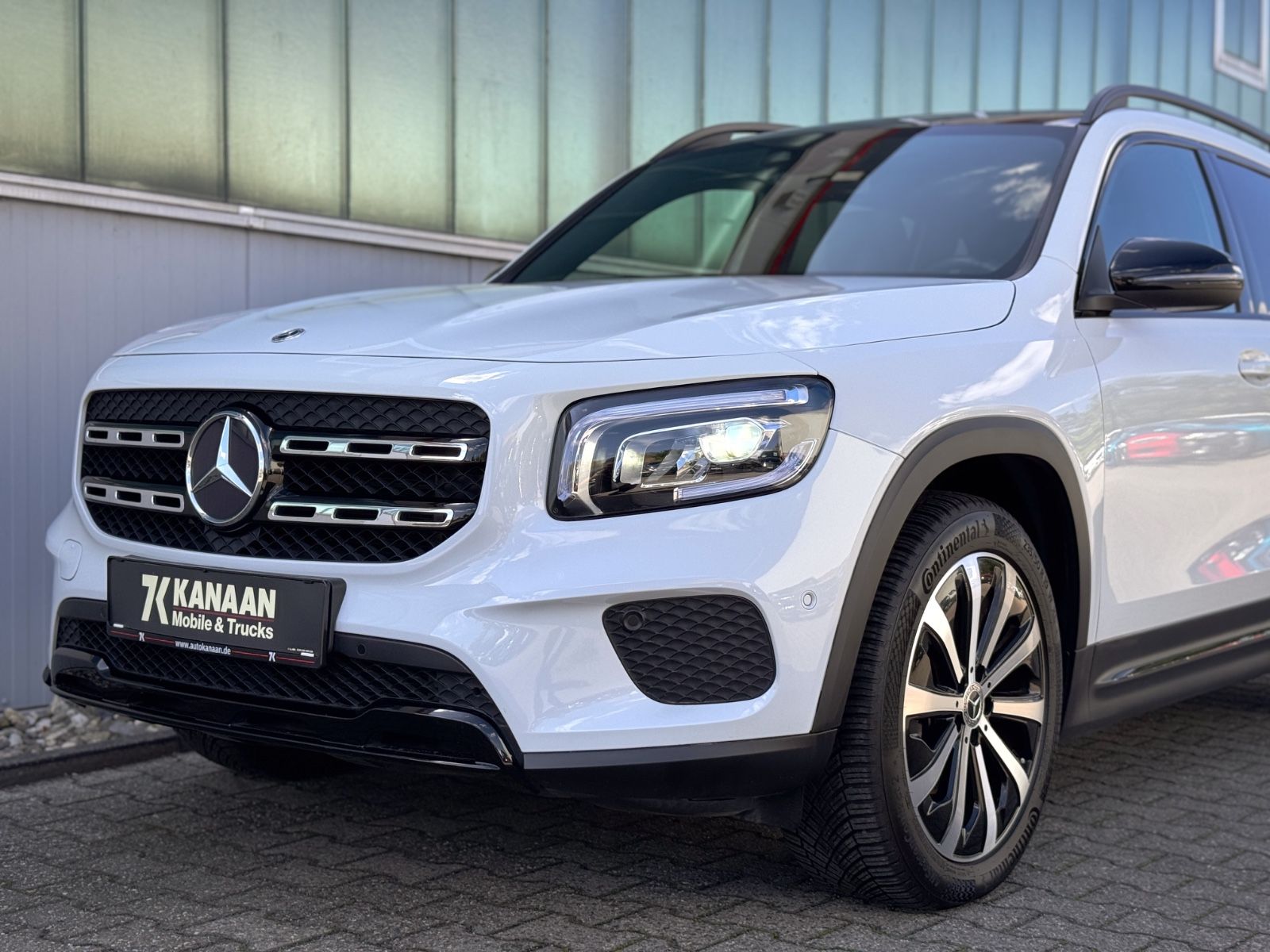 Fahrzeugabbildung Mercedes-Benz GLB 200 Progressive *PANORAMA|NAVI|CAM*