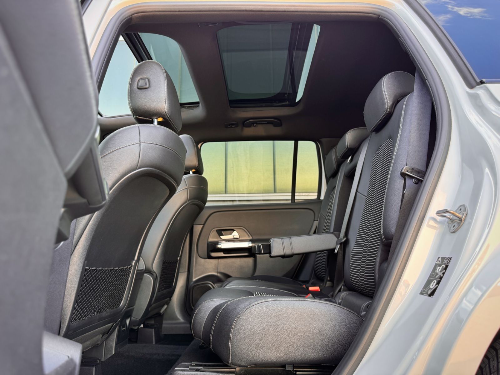 Fahrzeugabbildung Mercedes-Benz GLB 200 Progressive *PANORAMA|NAVI|CAM*