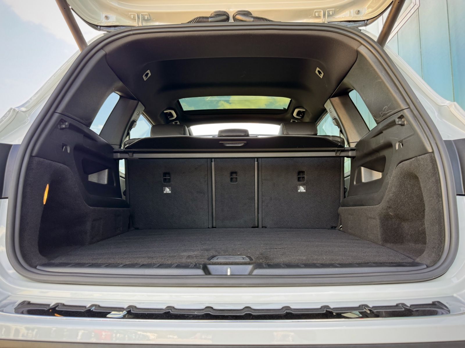 Fahrzeugabbildung Mercedes-Benz GLB 200 Progressive *PANORAMA|NAVI|CAM*