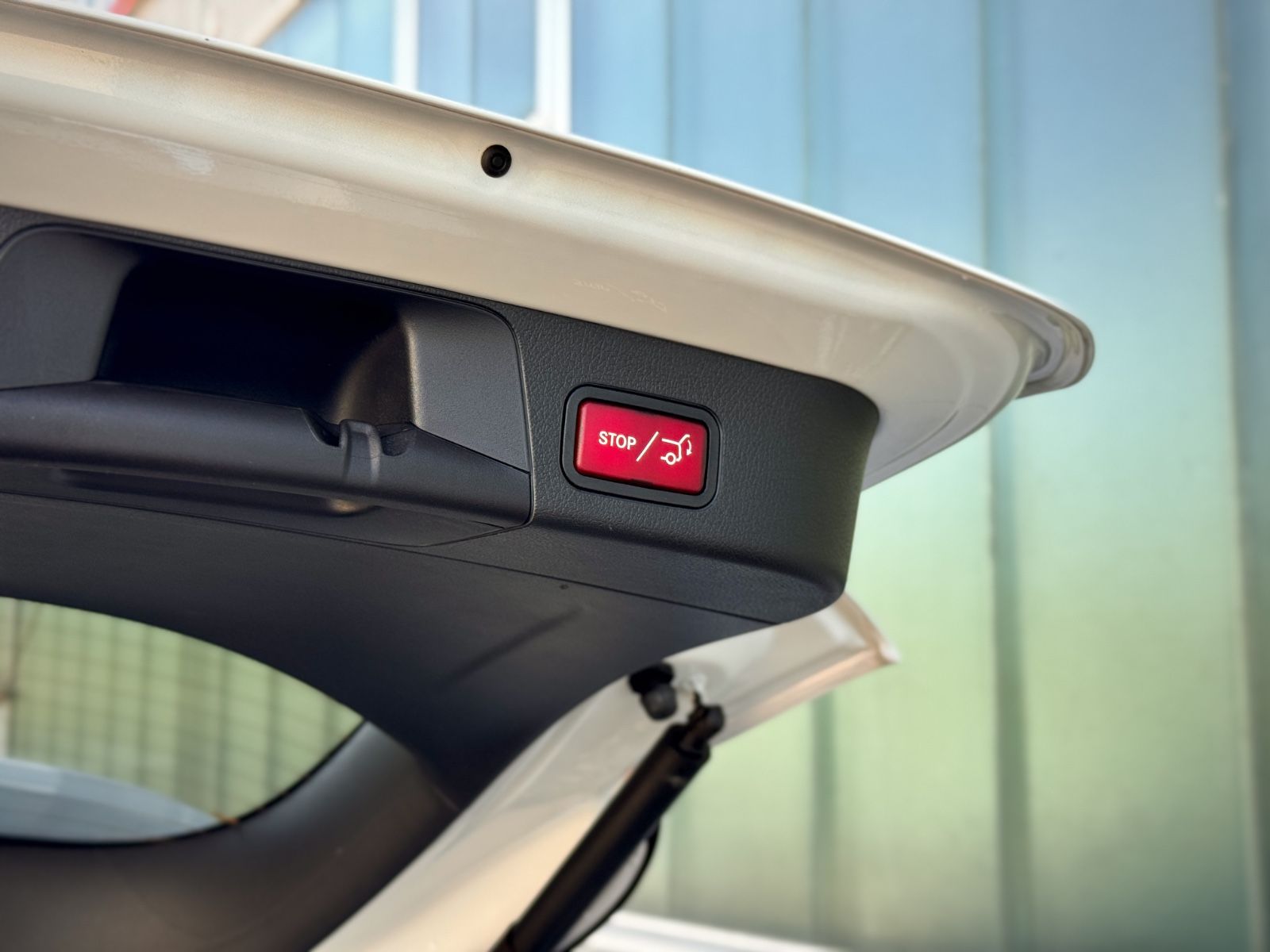 Fahrzeugabbildung Mercedes-Benz GLB 200 Progressive *PANORAMA|NAVI|CAM*