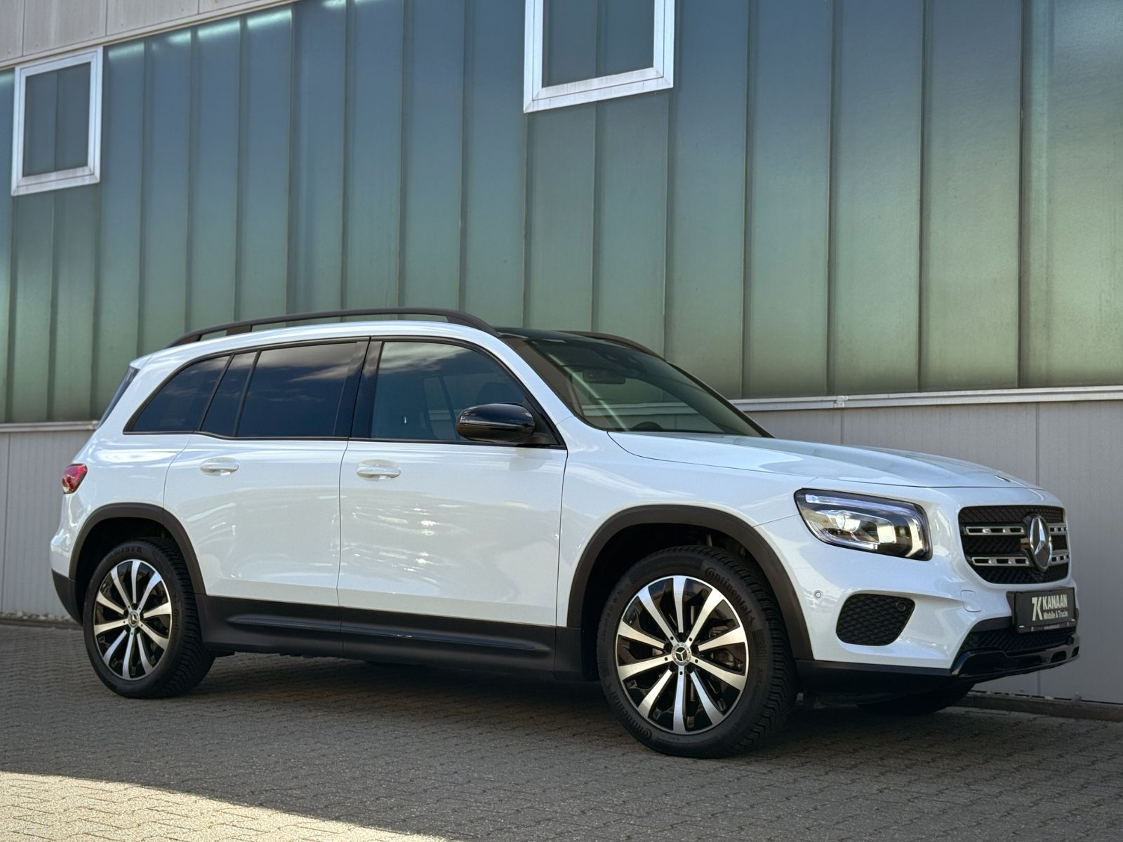 Fahrzeugabbildung Mercedes-Benz GLB 200 Progressive *PANORAMA|NAVI|CAM*