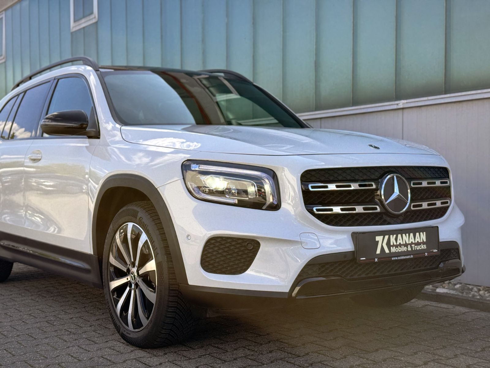 Fahrzeugabbildung Mercedes-Benz GLB 200 Progressive *PANORAMA|NAVI|CAM*