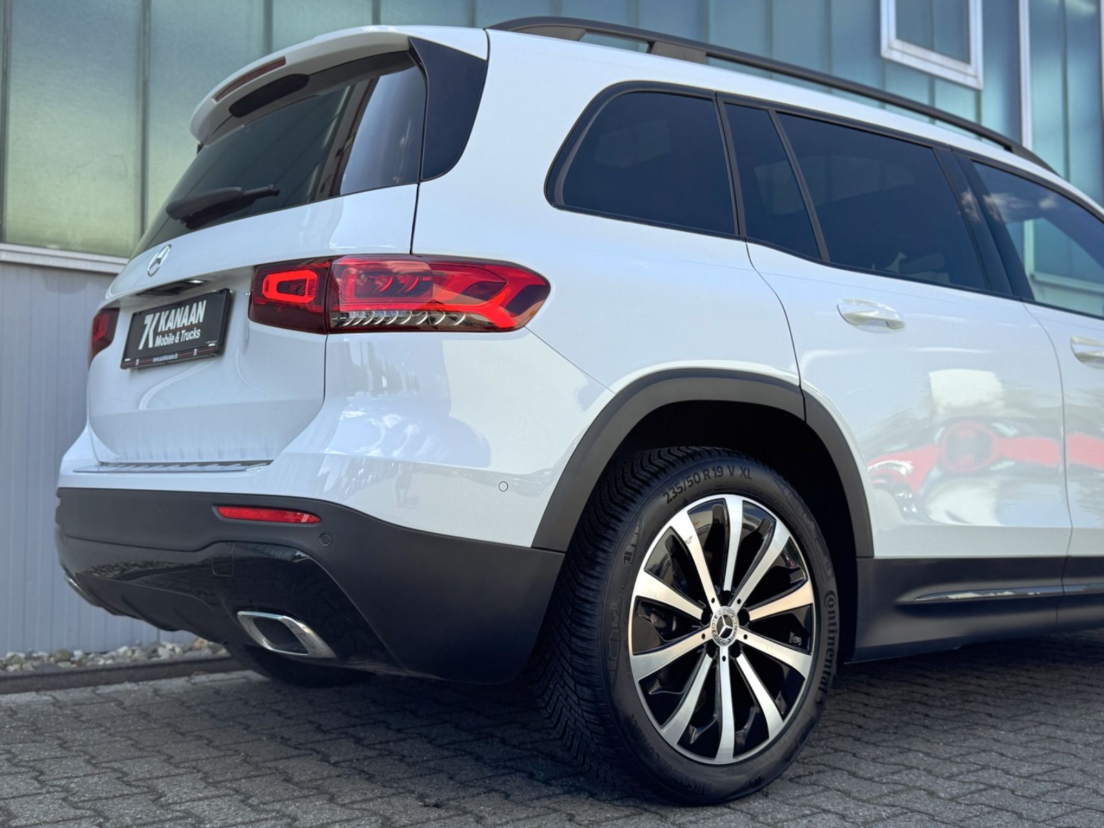 Fahrzeugabbildung Mercedes-Benz GLB 200 Progressive *PANORAMA|NAVI|CAM*