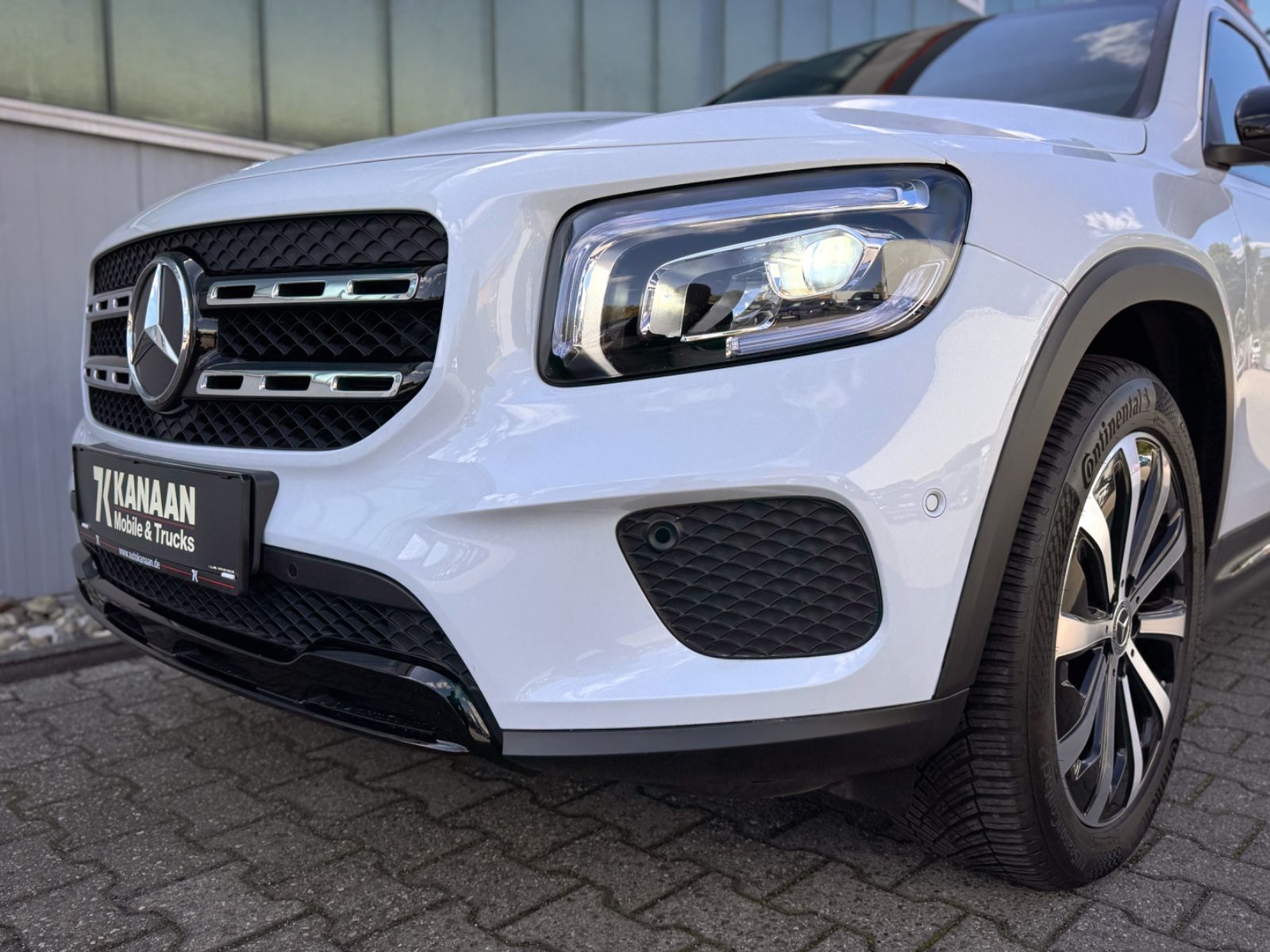 Fahrzeugabbildung Mercedes-Benz GLB 200 Progressive *PANORAMA|NAVI|CAM*