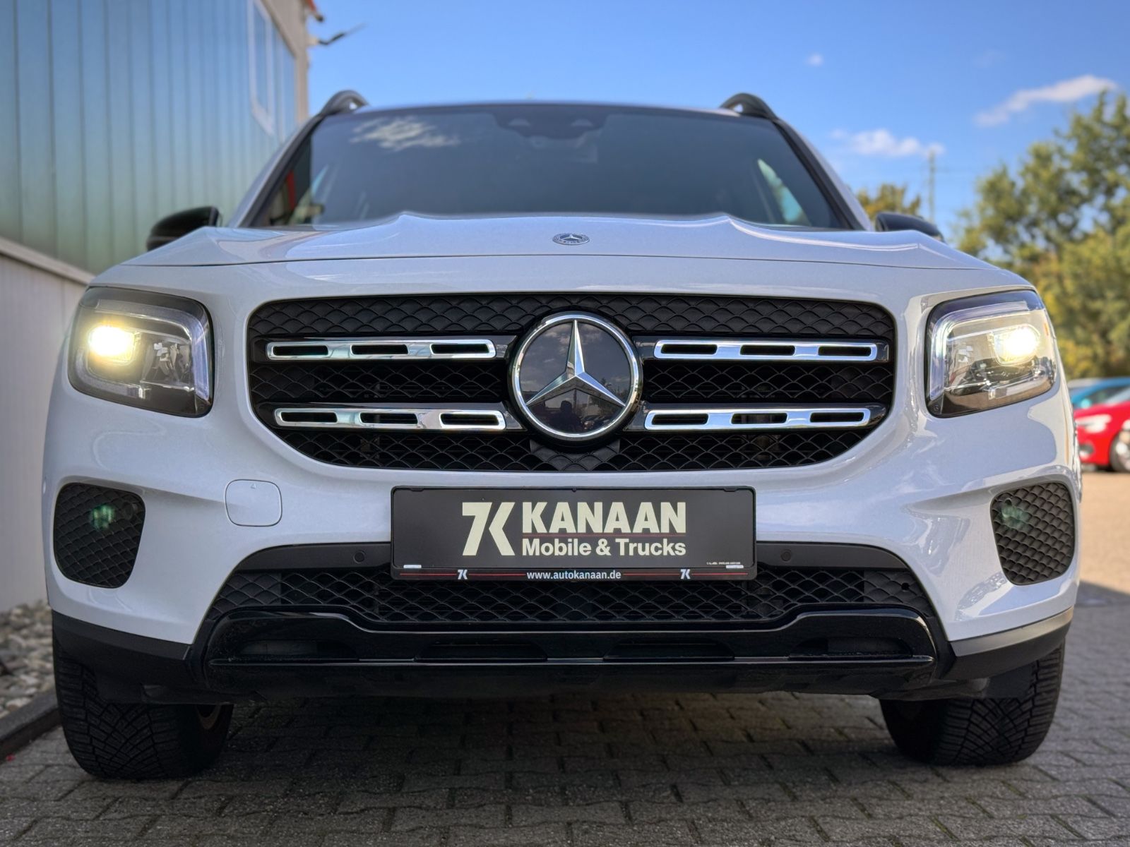 Fahrzeugabbildung Mercedes-Benz GLB 200 Progressive *PANORAMA|NAVI|CAM*