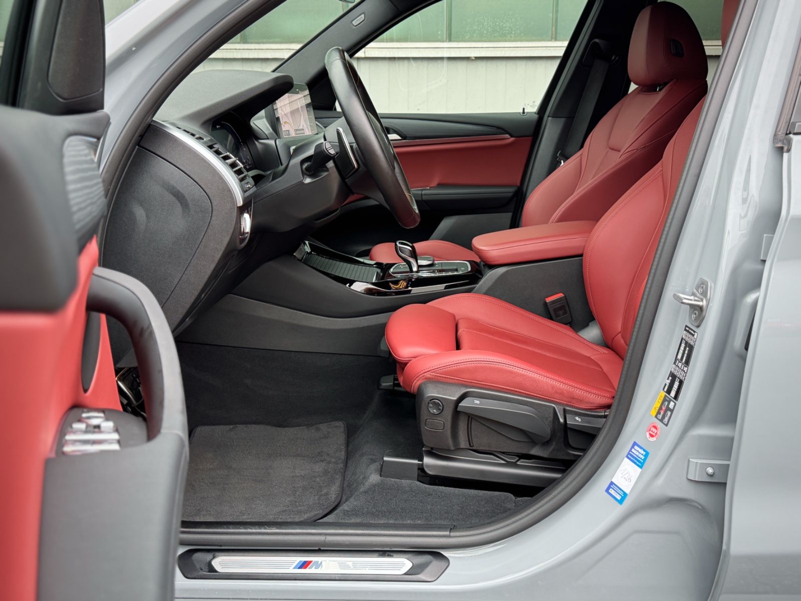 Fahrzeugabbildung BMW X3 xDrive 30e M Sport *HEAD-UP|AHK|ASSIST|LEDER*
