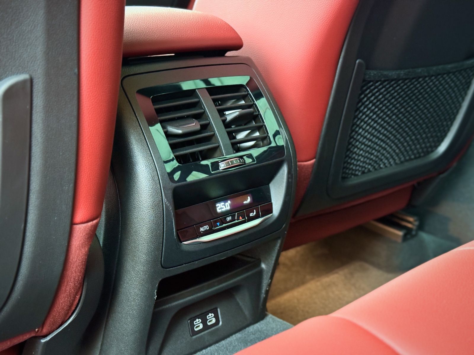 Fahrzeugabbildung BMW X3 xDrive 30e M Sport *HEAD-UP|AHK|ASSIST|LEDER*