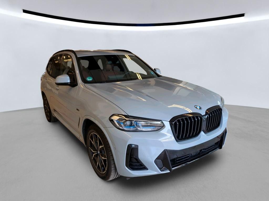 Fahrzeugabbildung BMW X3 xDrive 30e M Sport *HEAD-UP|AHK|CAM|LED*