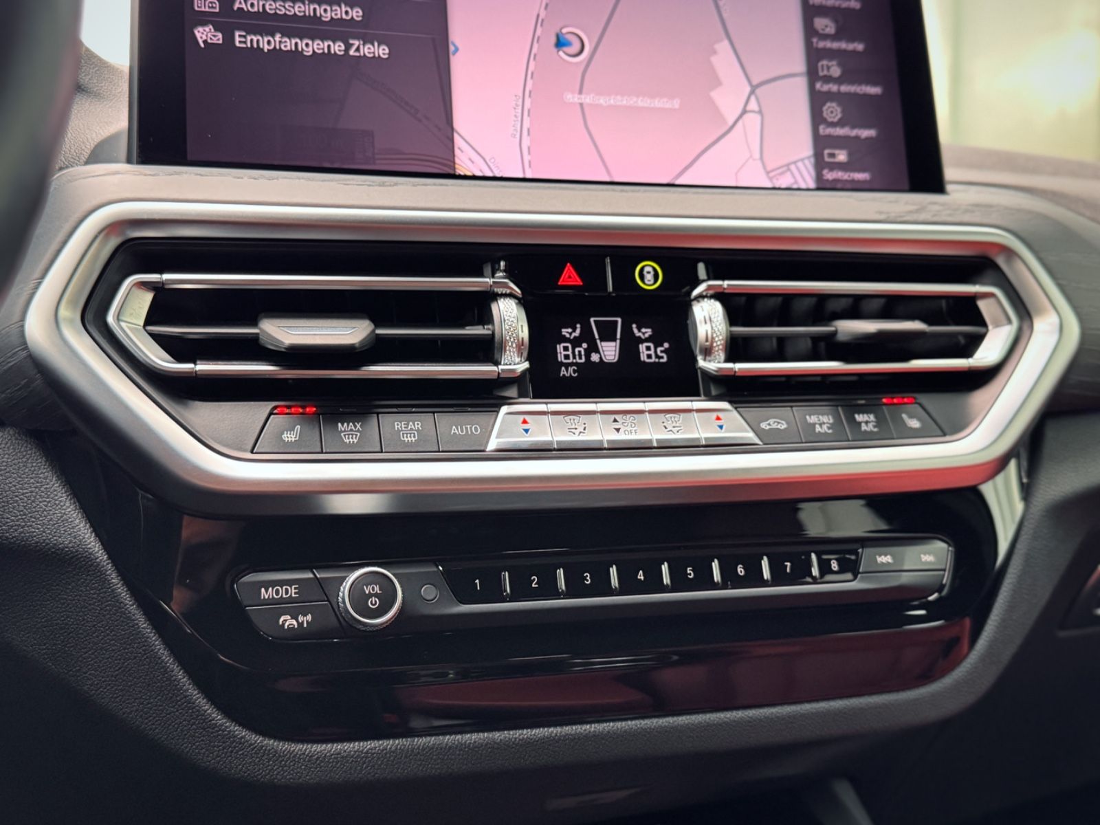 Fahrzeugabbildung BMW X3 xDrive 30e M Sport *HEAD-UP|AHK|ASSIST|LEDER*