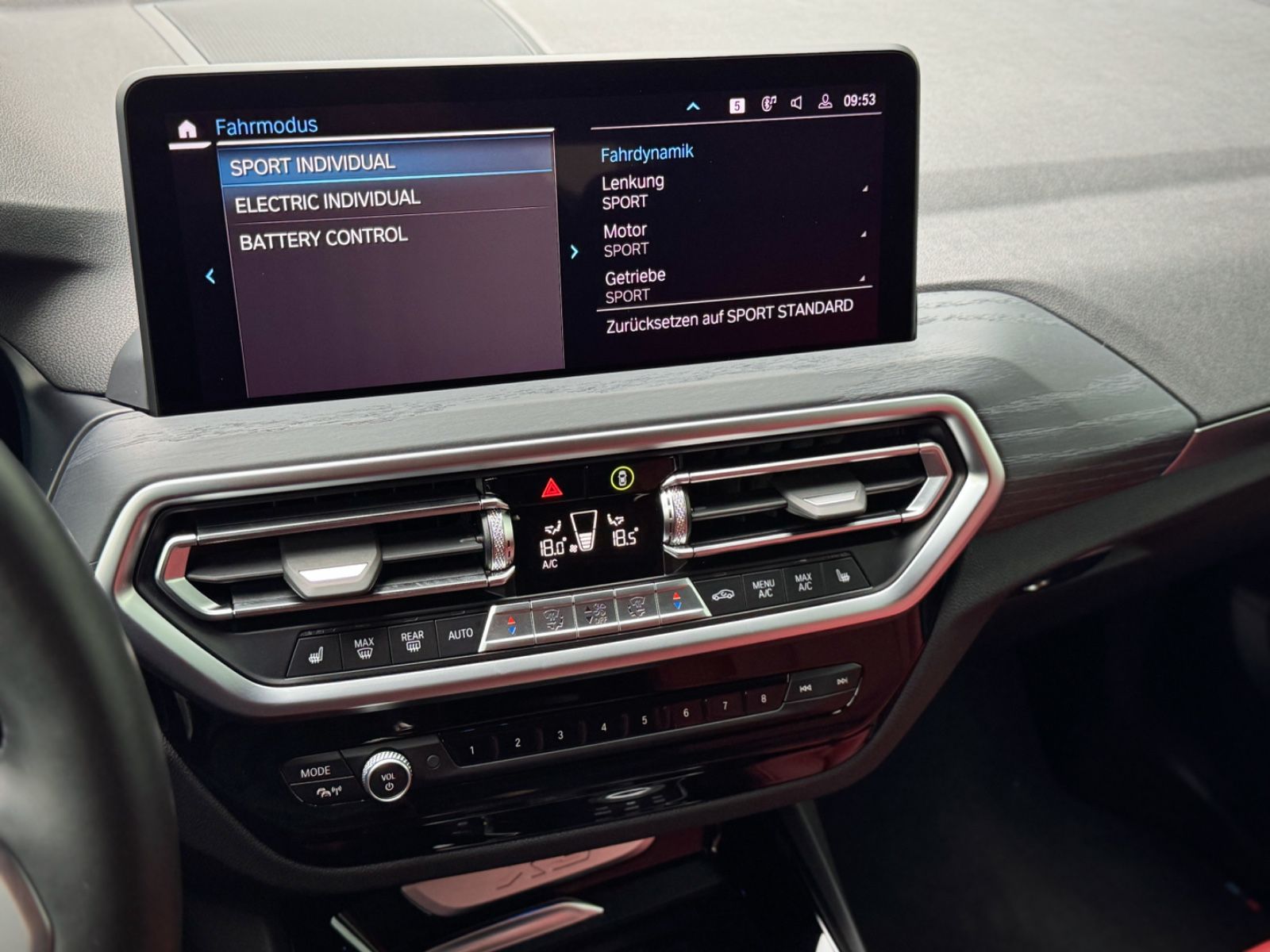 Fahrzeugabbildung BMW X3 xDrive 30e M Sport *HEAD-UP|AHK|ASSIST|LEDER*