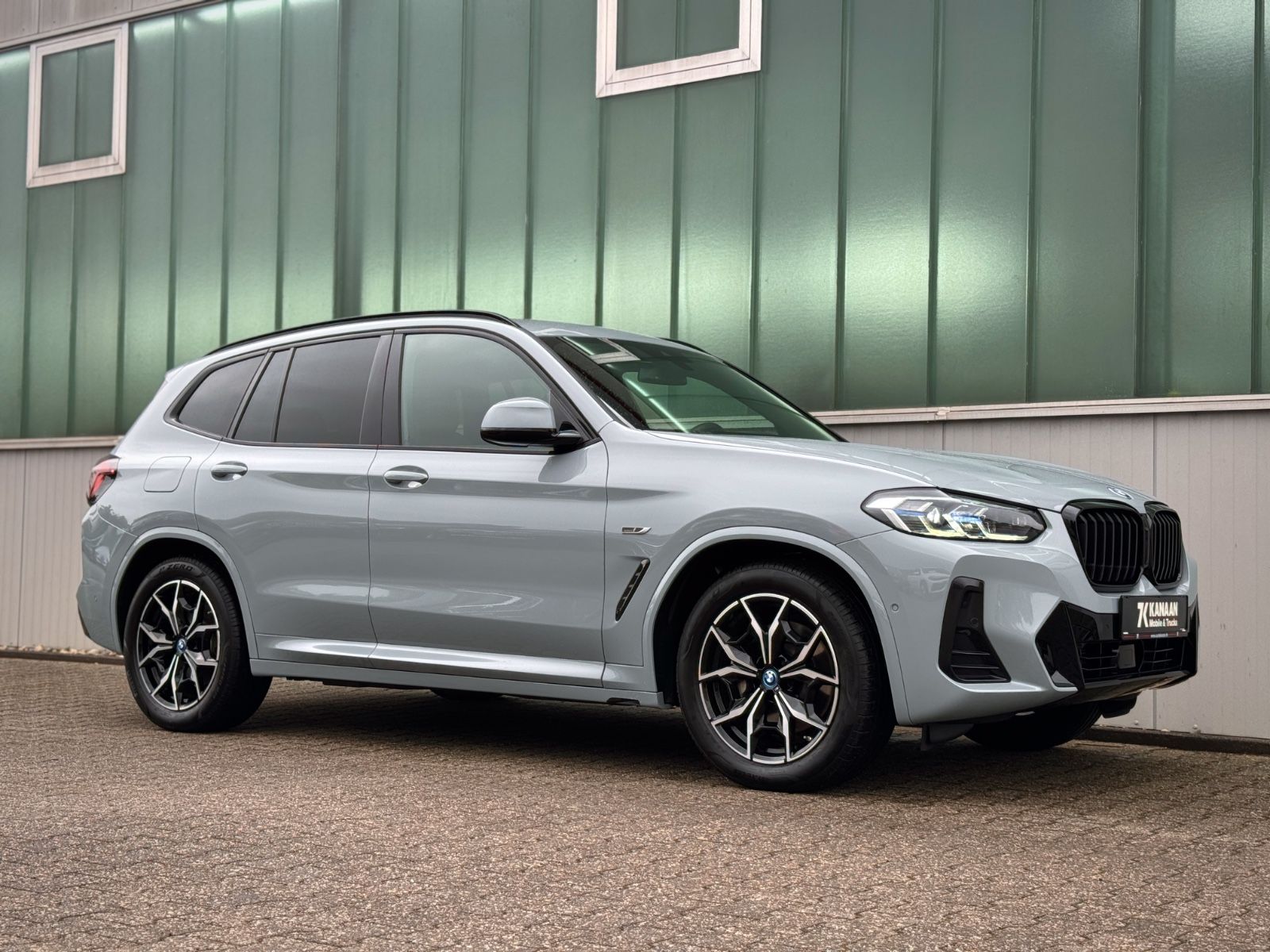 Fahrzeugabbildung BMW X3 xDrive 30e M Sport *HEAD-UP|AHK|ASSIST|LEDER*