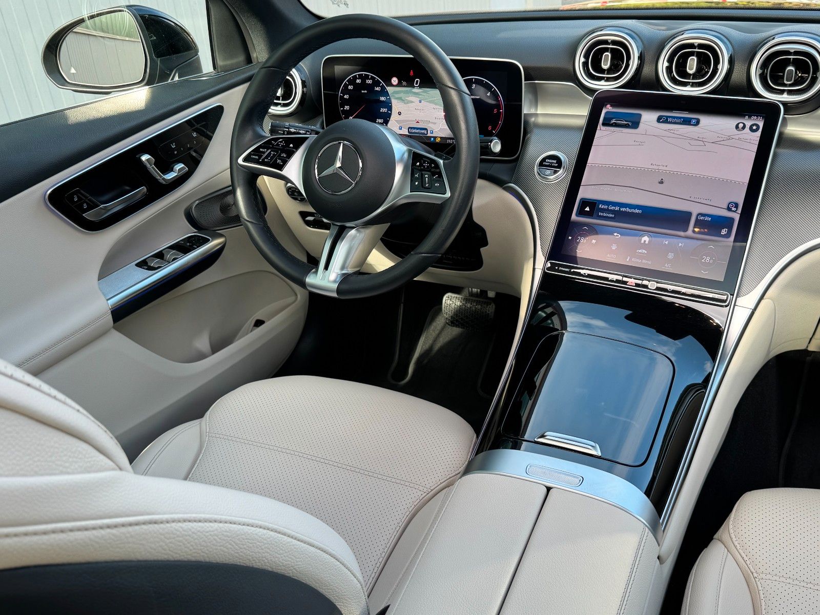 Fahrzeugabbildung Mercedes-Benz GLC 220 d 4Matic Avantgarde *PANORAMA|LED|CAM*