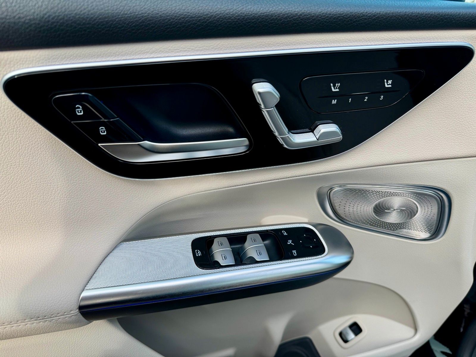 Fahrzeugabbildung Mercedes-Benz GLC 220 d 4Matic Avantgarde *PANORAMA|LED|CAM*