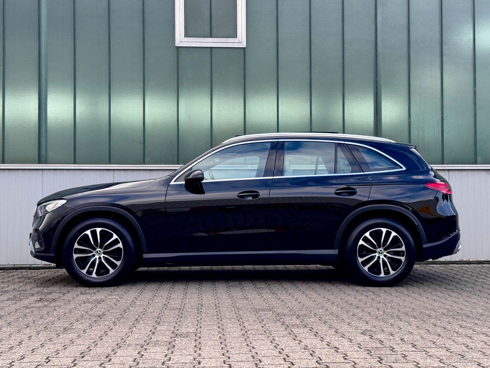 Fahrzeugabbildung Mercedes-Benz GLC 220 d 4Matic Avantgarde *PANORAMA|LED|CAM*