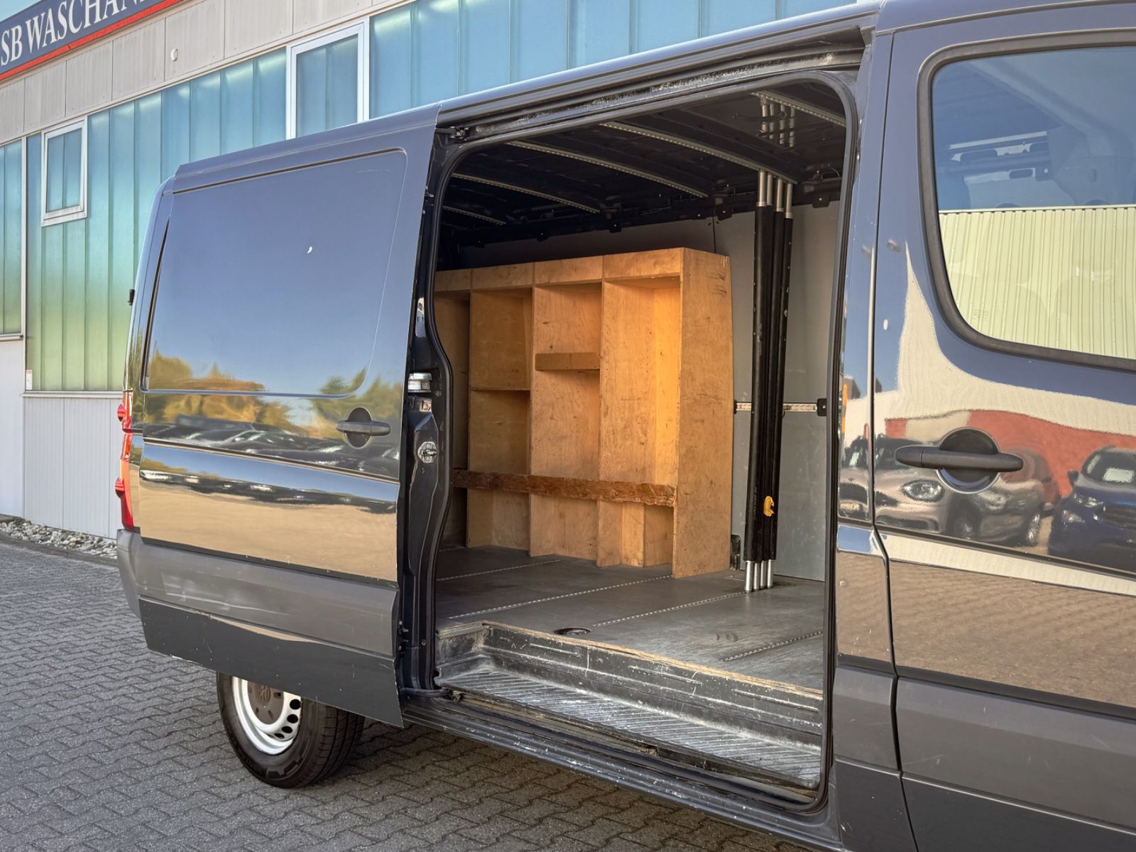 Fahrzeugabbildung Volkswagen Crafter 2.0 TDI Kasten 30 L2H1 *GLASTRANSPORT*
