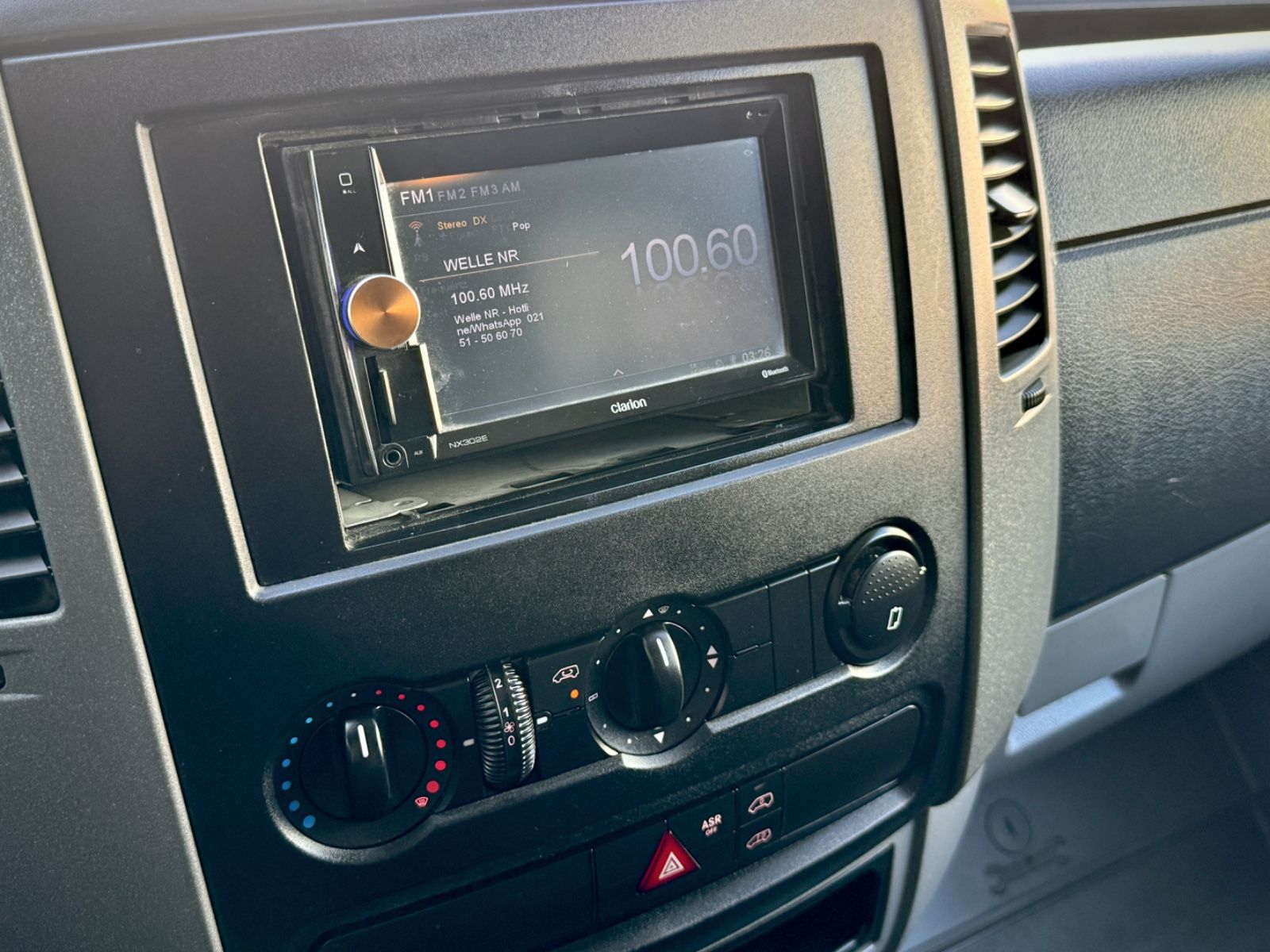 Fahrzeugabbildung Volkswagen Crafter 2.0 TDI Kasten 30 L2H1 *GLASTRANSPORT*