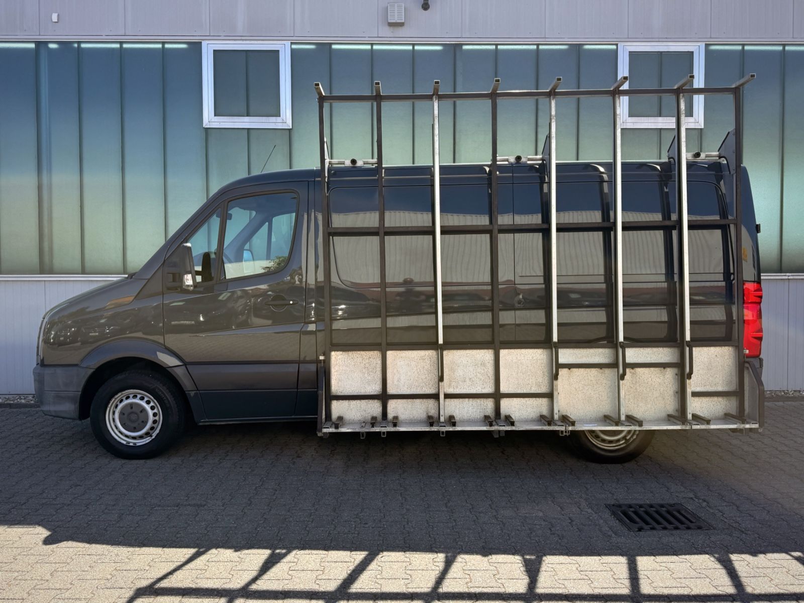 Fahrzeugabbildung Volkswagen Crafter 2.0 TDI Kasten 30 L2H1 *GLASTRANSPORT*