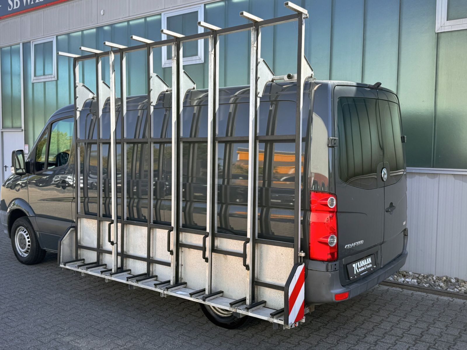 Fahrzeugabbildung Volkswagen Crafter 2.0 TDI Kasten 30 L2H1 *GLASTRANSPORT*