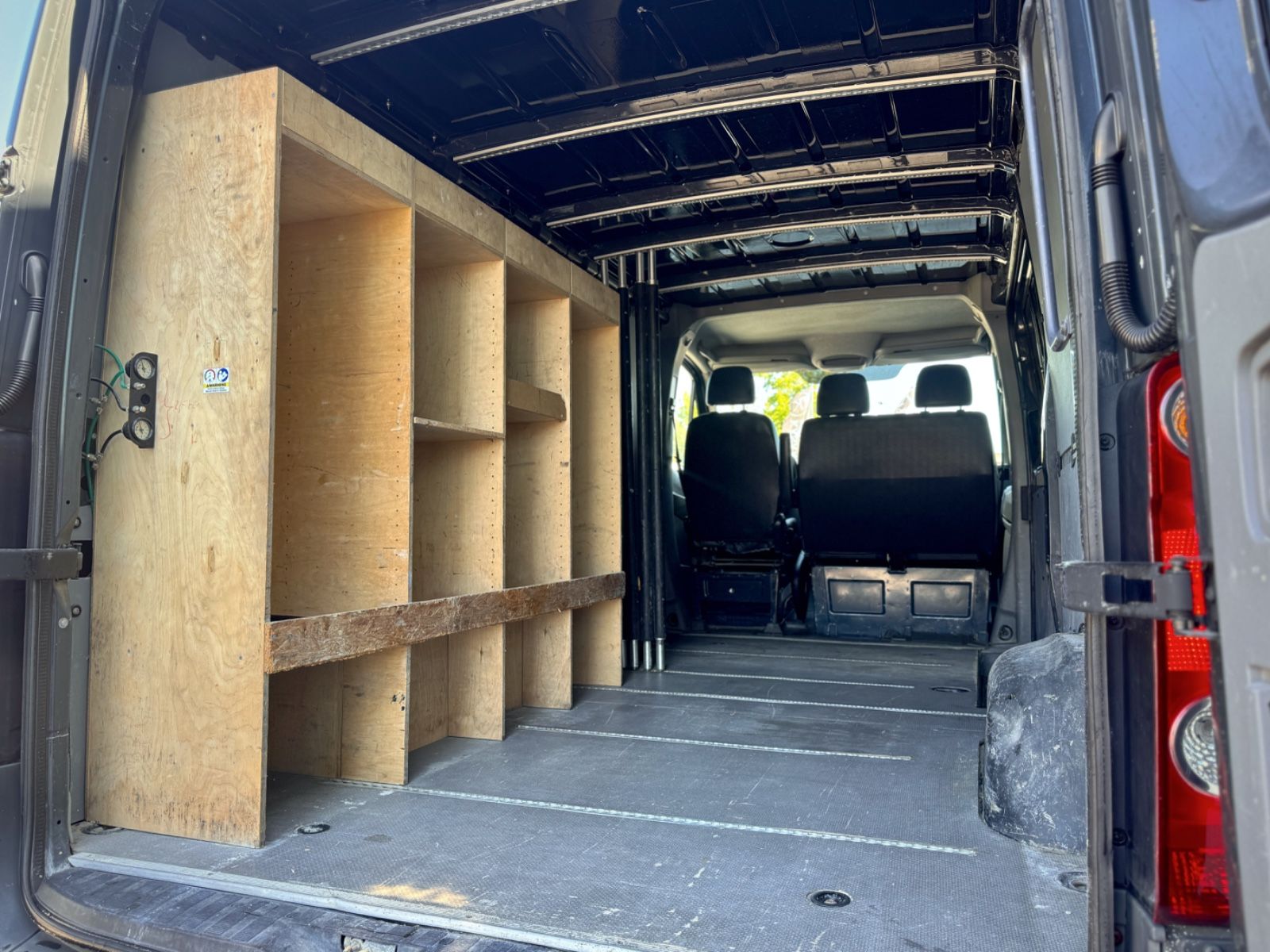 Fahrzeugabbildung Volkswagen Crafter 2.0 TDI Kasten 30 L2H1 *GLASTRANSPORT*