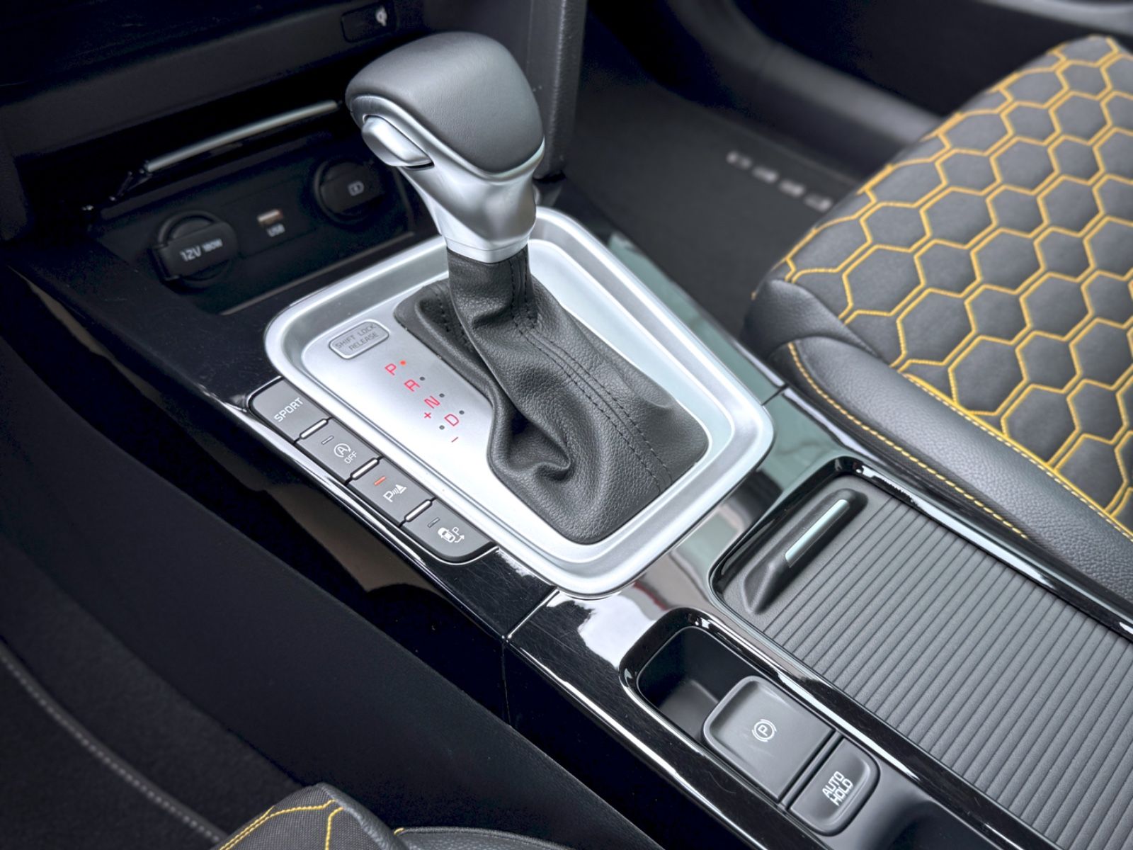 Fahrzeugabbildung Kia XCeed 1.6 T-GDI Xdition *PANORAMA|CAM|EXCLUSIVE*