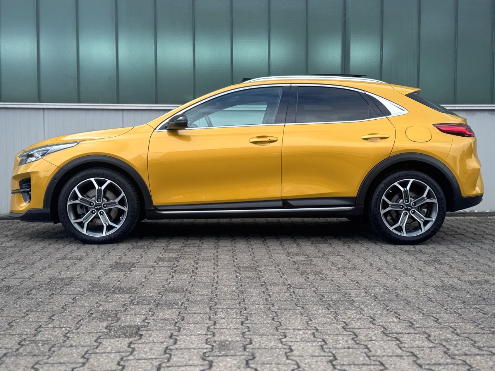 Fahrzeugabbildung Kia XCeed 1.6 T-GDI Xdition *PANORAMA|CAM|EXCLUSIVE*
