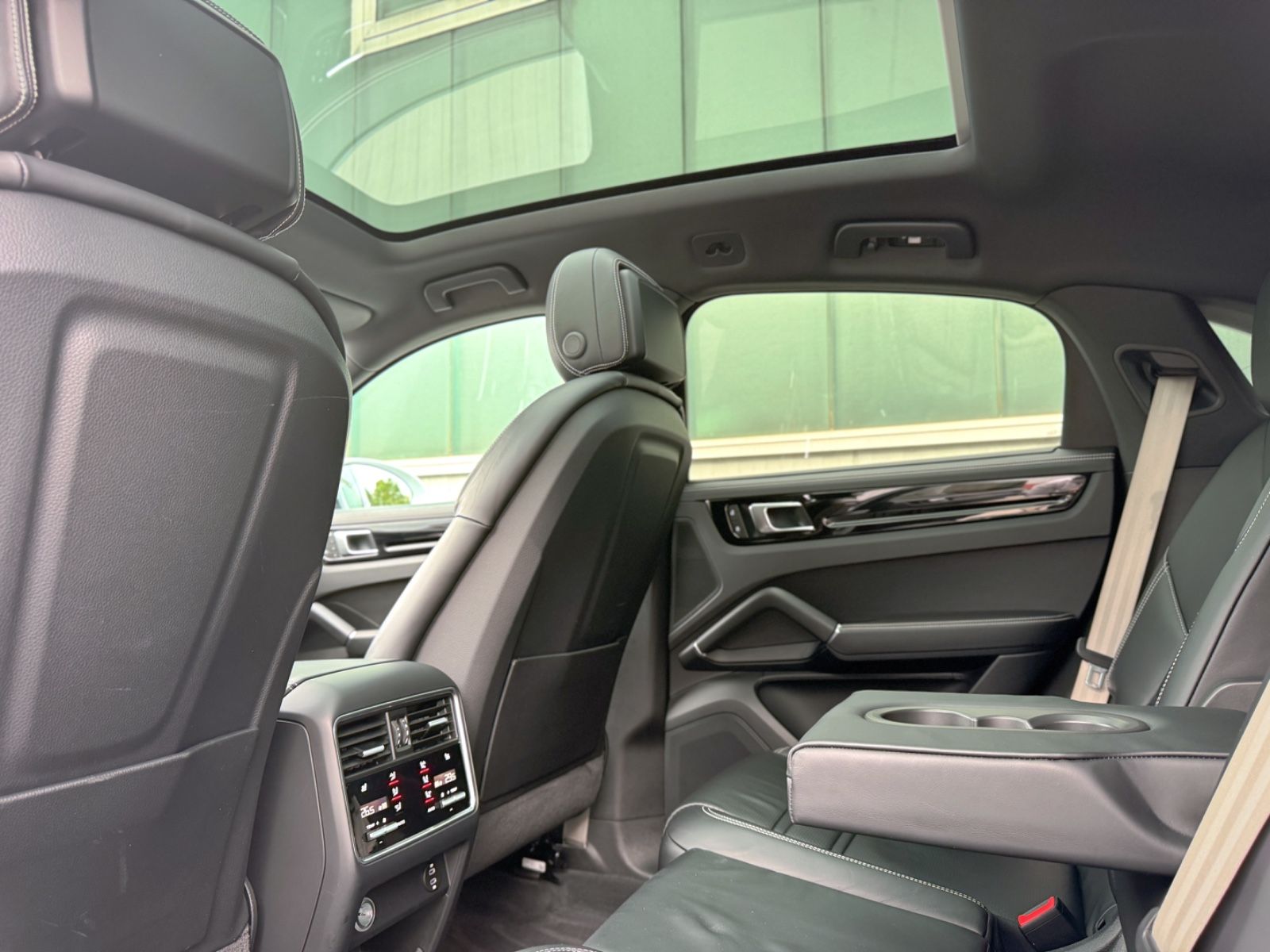 Fahrzeugabbildung Porsche Cayenne Coupe Platinum Edition*PANORAMA|CAM|LED*