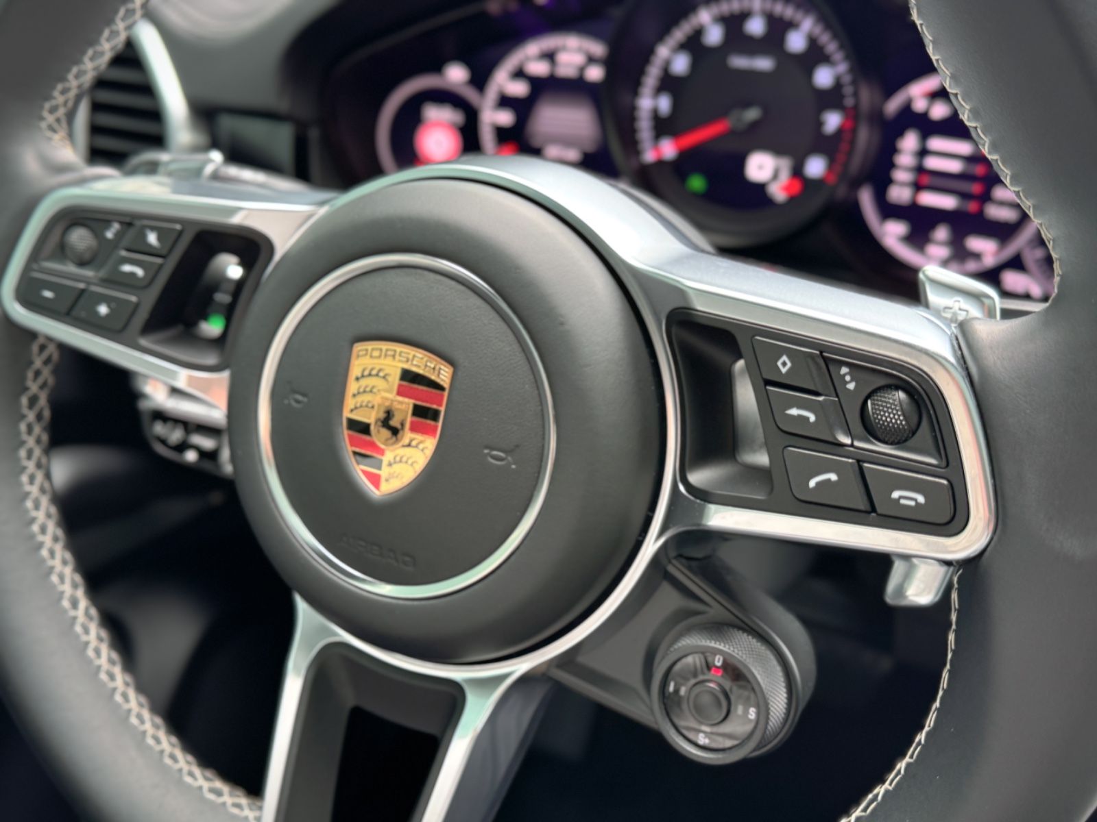 Fahrzeugabbildung Porsche Cayenne Coupe Platinum Edition*PANORAMA|CAM|LED*