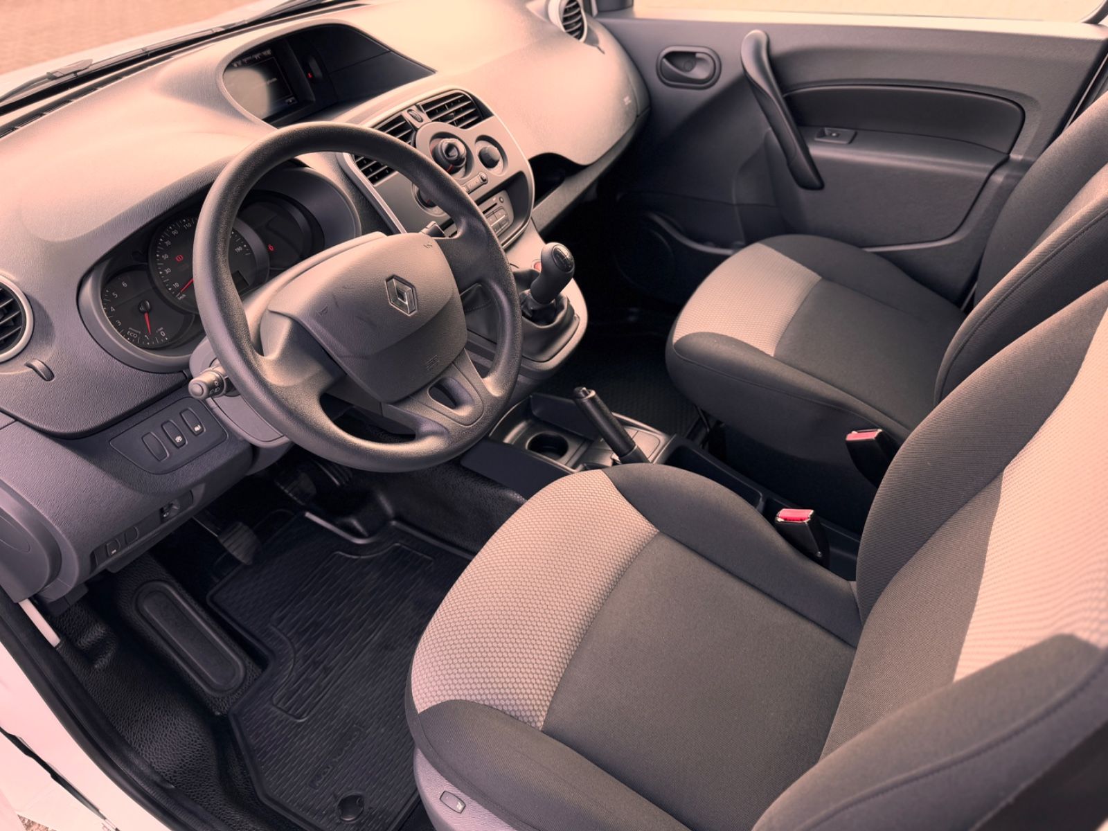 Fahrzeugabbildung Renault Kangoo 1.5 DCI Rapid Extra *NAVI|TEL|PDC*