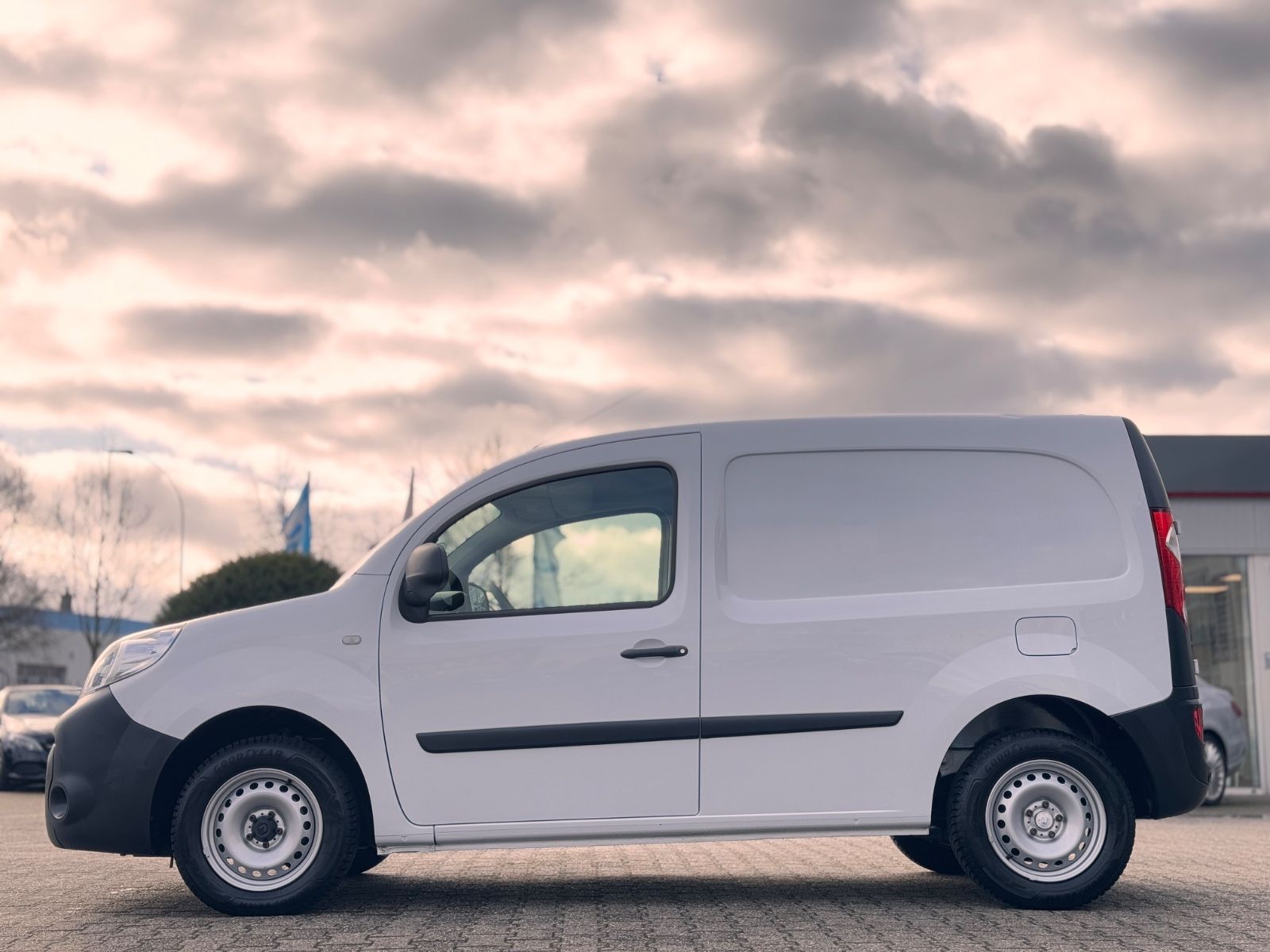 Fahrzeugabbildung Renault Kangoo 1.5 DCI Rapid Extra *NAVI|TEL|PDC*