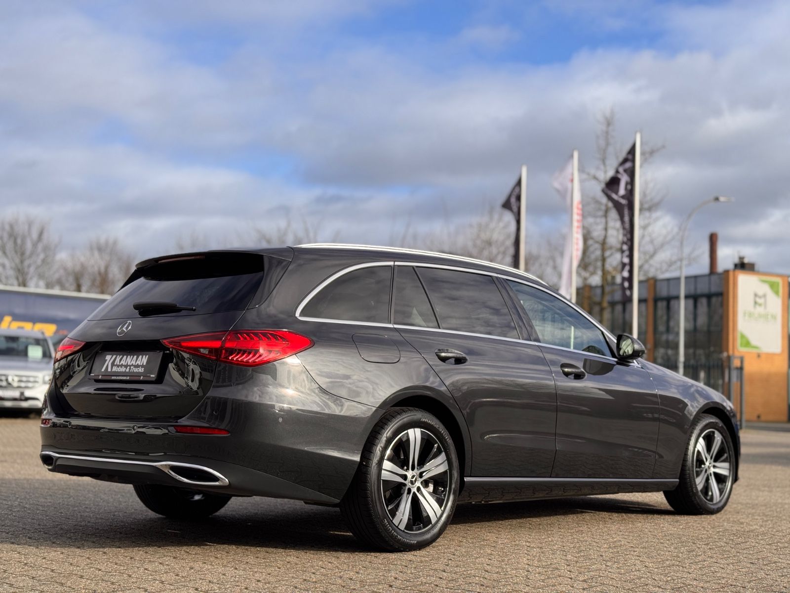 Fahrzeugabbildung Mercedes-Benz C 220 T/d 4Matic AVANTGARDE *360°|PANORAMA|LED*