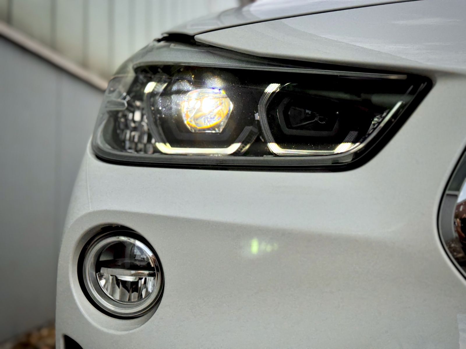 Fahrzeugabbildung BMW X2 20i M-SPORT *HEAD-UP|CAM|NAVI*