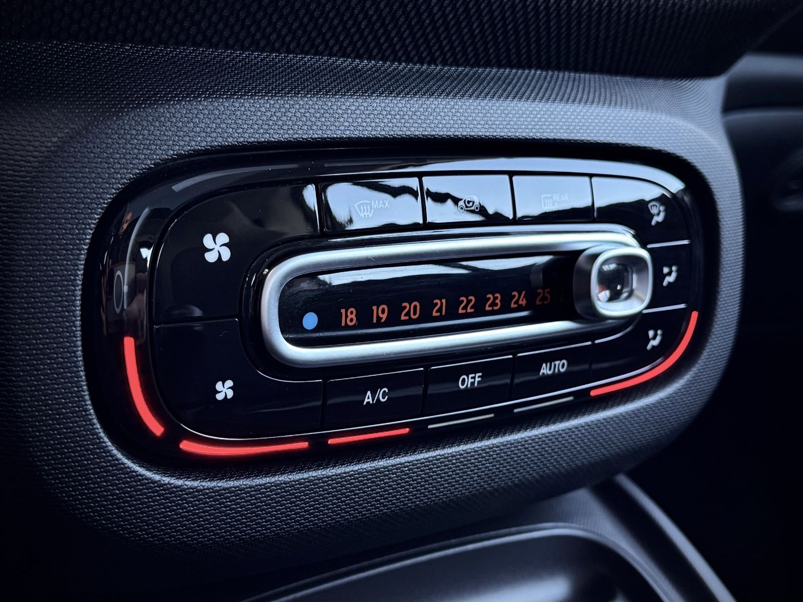 Fahrzeugabbildung Smart ForTwo Coupe Passion *KLIMA|SHZ|TEL*