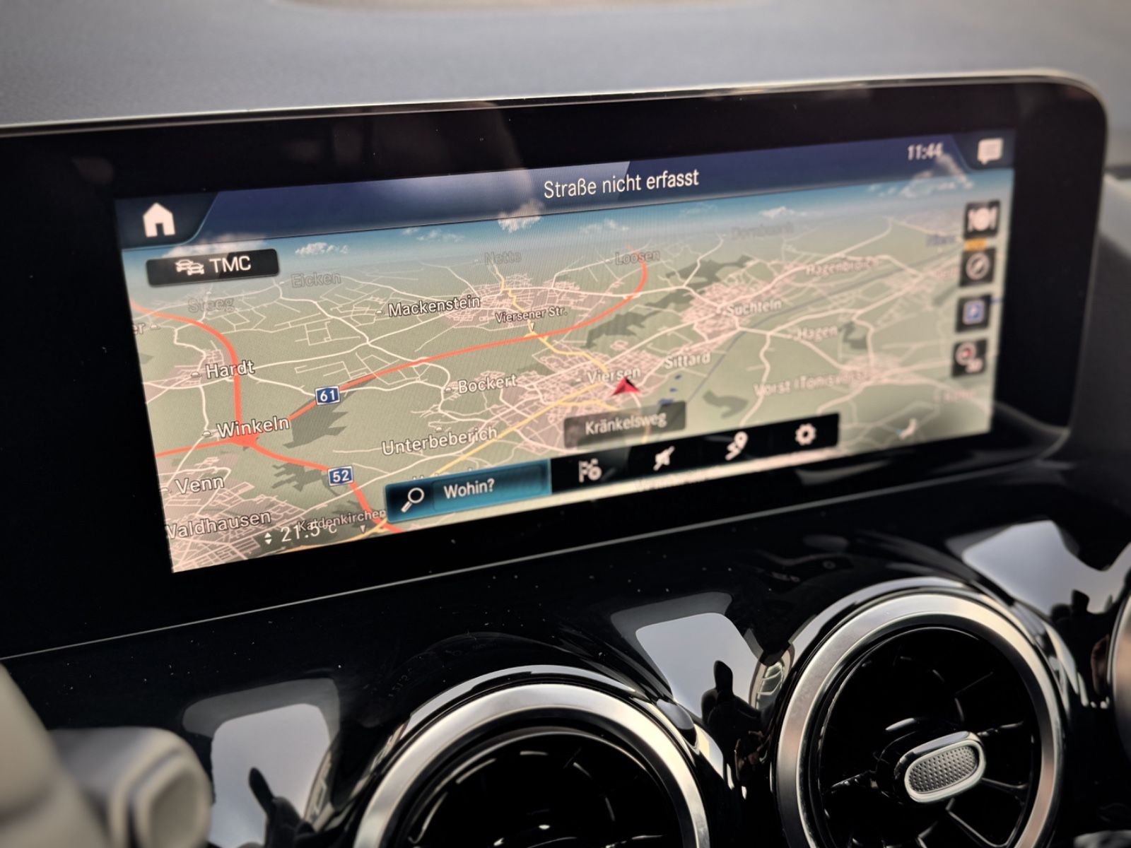 Fahrzeugabbildung Mercedes-Benz GLA 200 Style *NAVI|CAM|CARPLAY*