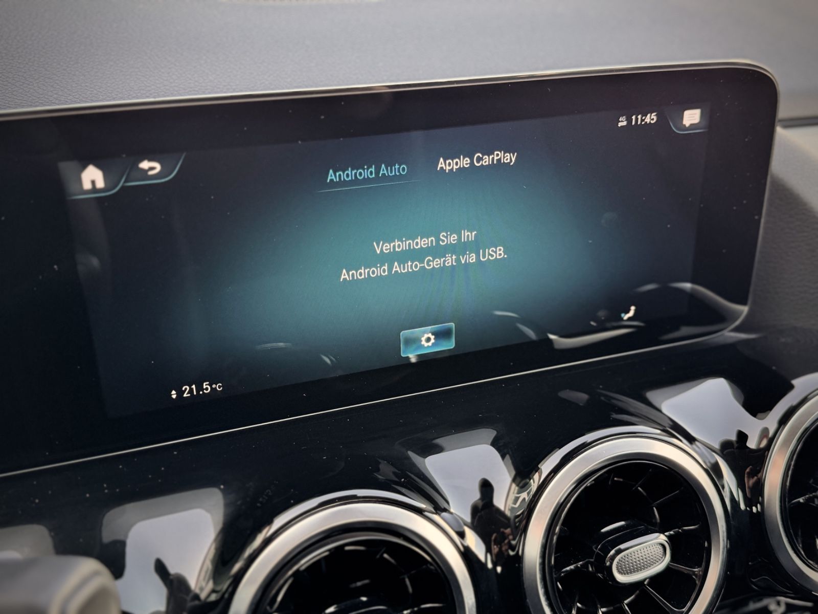 Fahrzeugabbildung Mercedes-Benz GLA 200 Style *NAVI|CAM|CARPLAY*