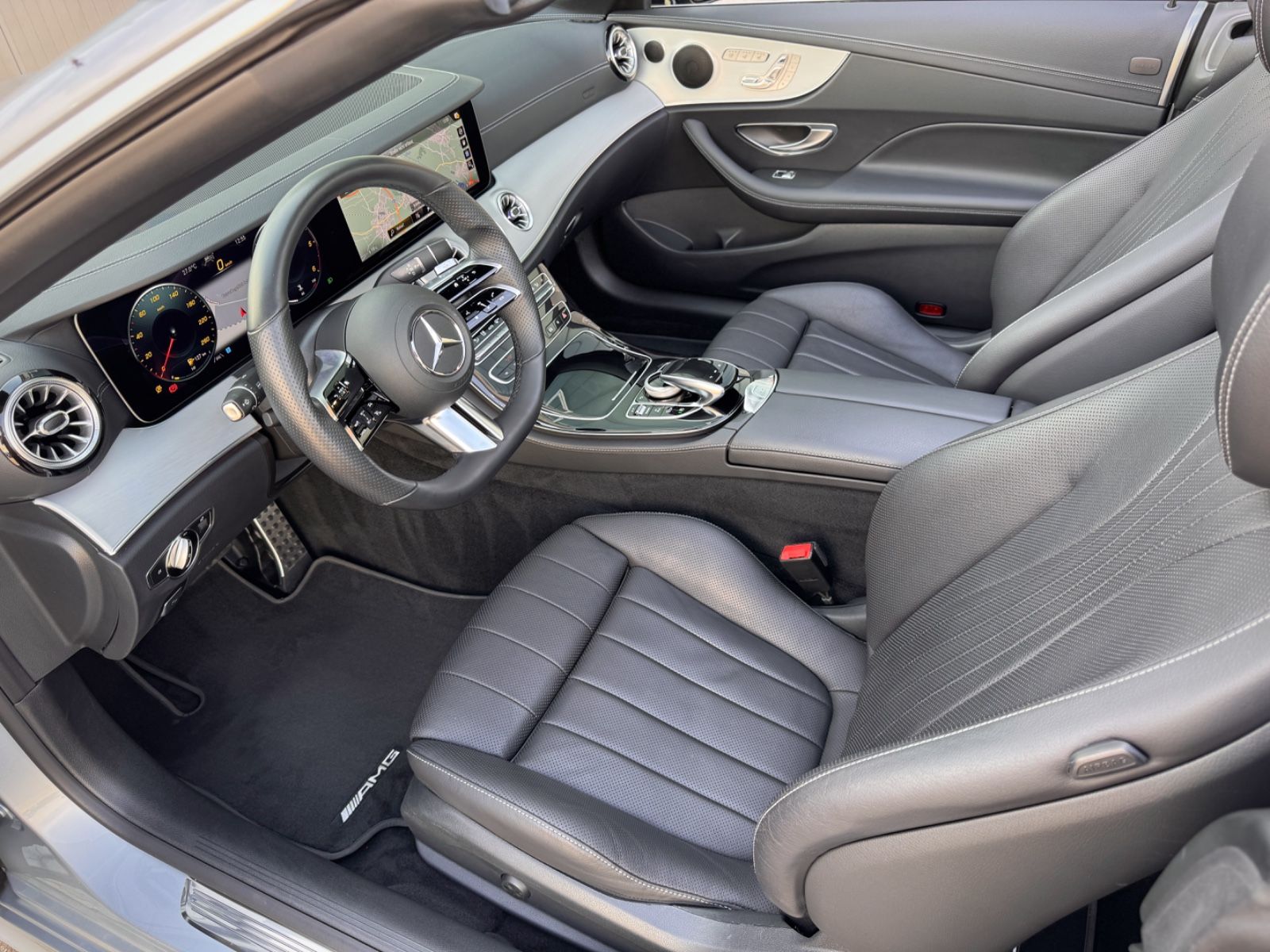 Fahrzeugabbildung Mercedes-Benz E 220d 4Matic Cabriolet *AMG-LINE|ASSIST|LEDER*
