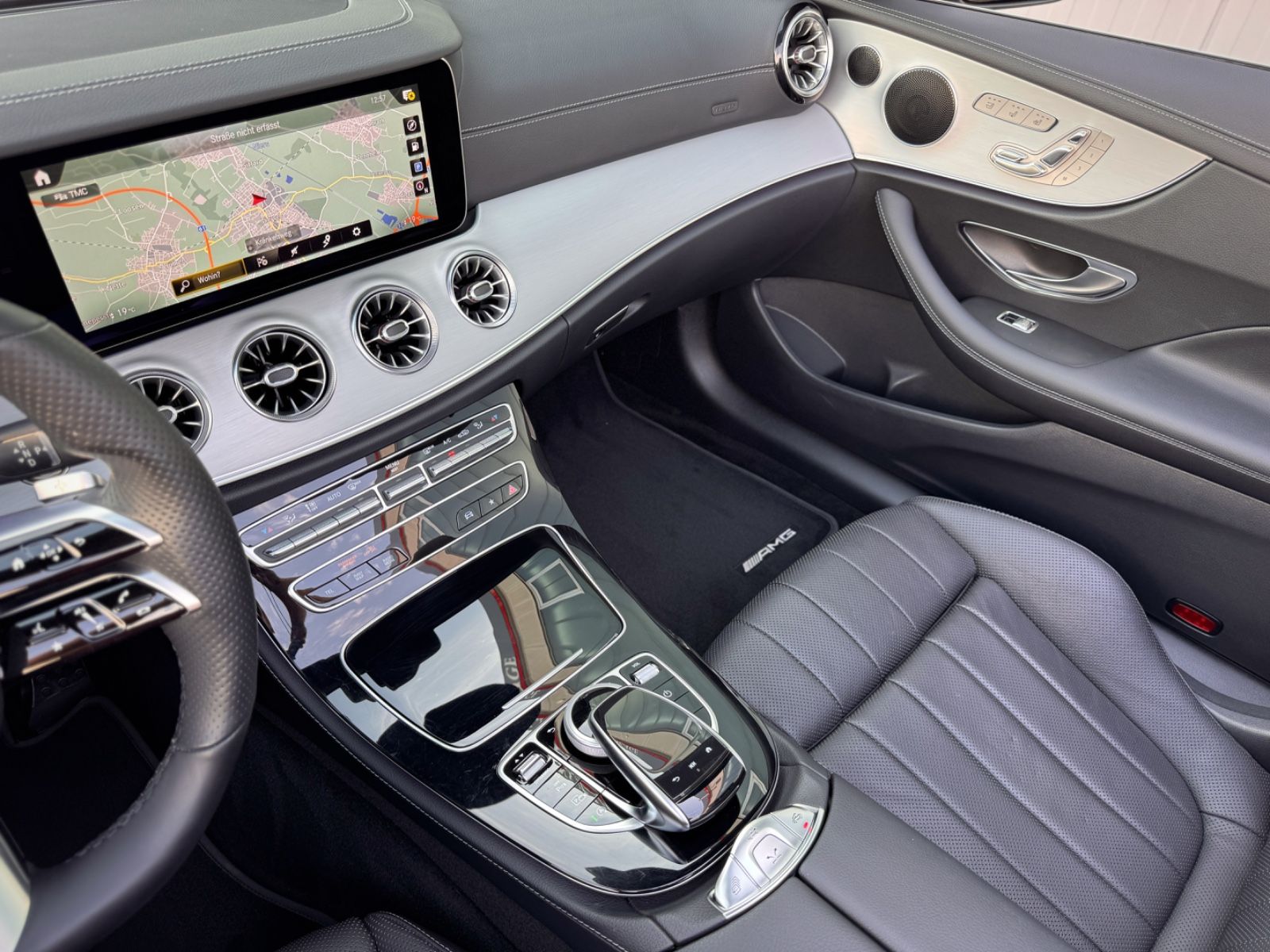 Fahrzeugabbildung Mercedes-Benz E 220d 4Matic Cabriolet *AMG-LINE|ASSIST|LEDER*