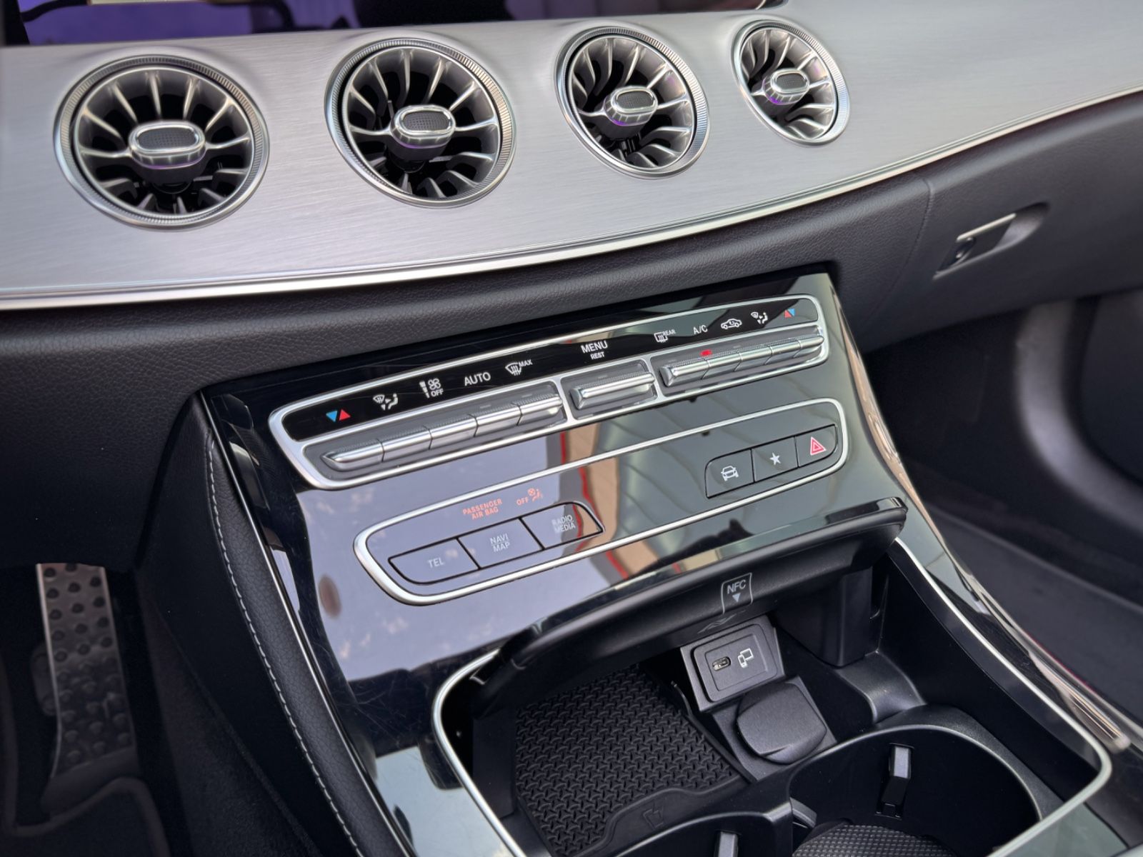 Fahrzeugabbildung Mercedes-Benz E 220d 4Matic Cabriolet *AMG-LINE|ASSIST|LEDER*