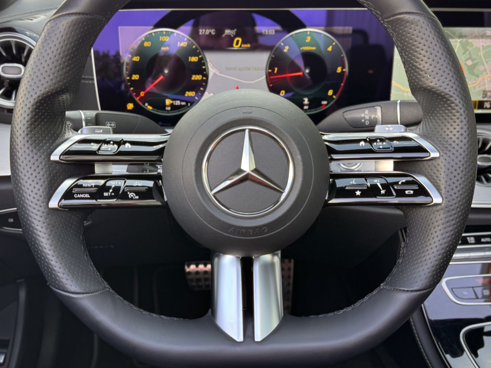 Fahrzeugabbildung Mercedes-Benz E 220d 4Matic Cabriolet *AMG-LINE|ASSIST|LEDER*