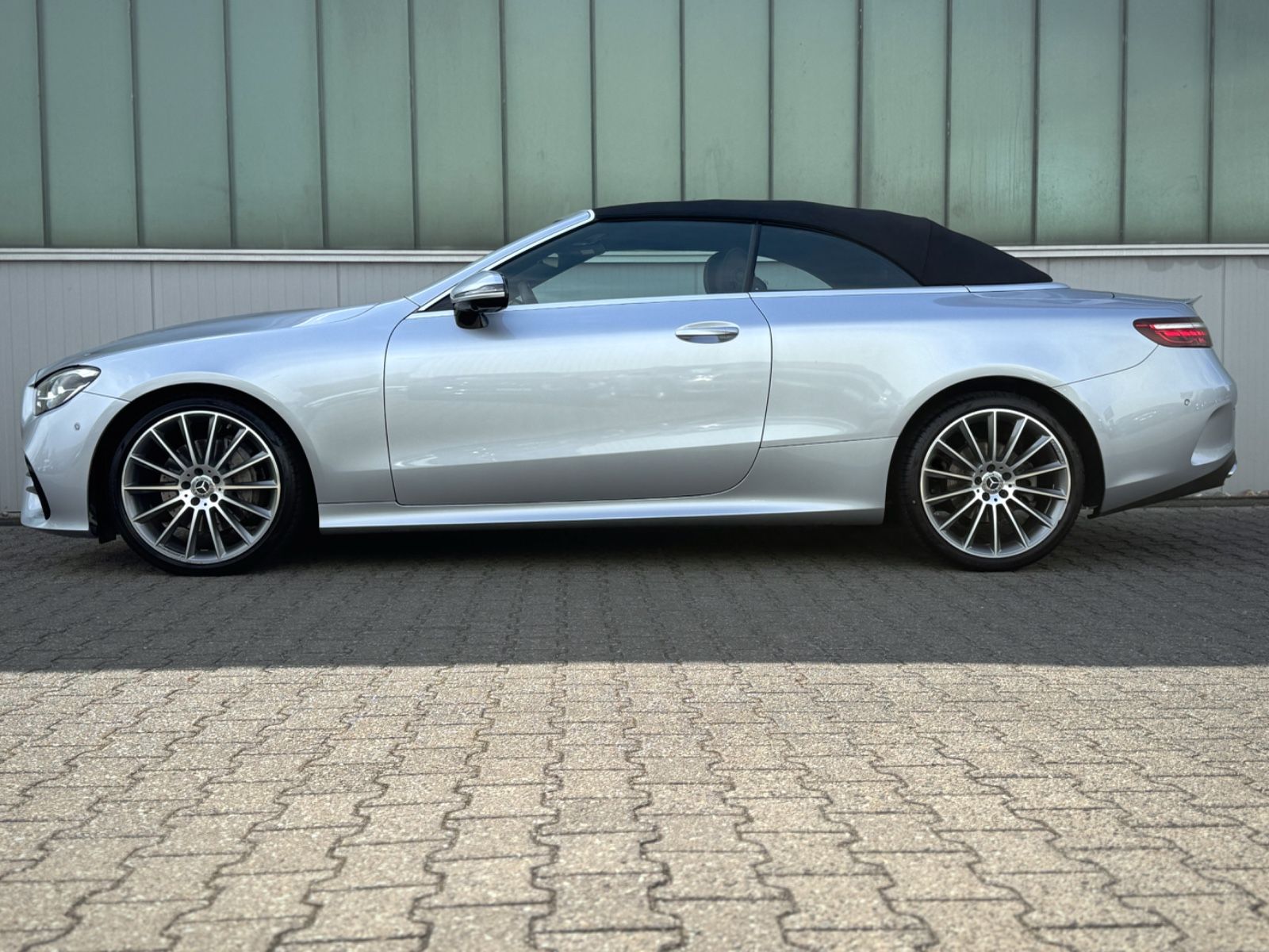 Fahrzeugabbildung Mercedes-Benz E 220d 4Matic Cabriolet *AMG-LINE|ASSIST|LEDER*