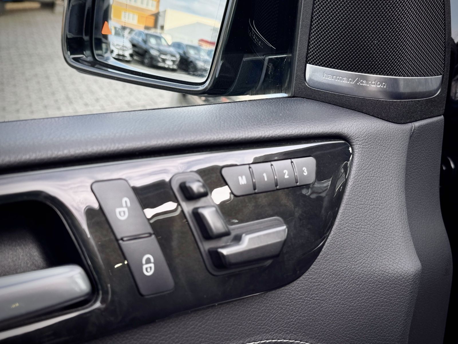 Fahrzeugabbildung Mercedes-Benz ML 400 4Matic AMG *PANORAMA|XENON|CAM*