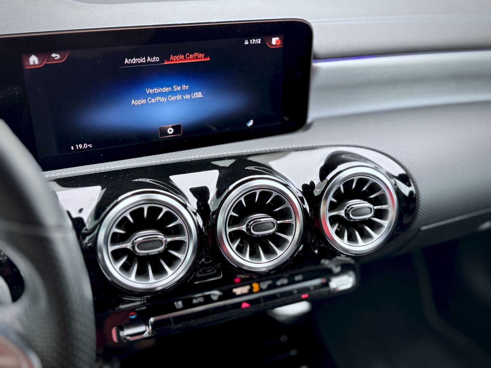 Fahrzeugabbildung Mercedes-Benz CLA 220d 8G-DCT AMG Edition *LED|AHK|CAM|HIFI*