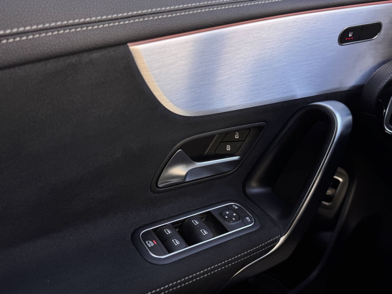 Fahrzeugabbildung Mercedes-Benz CLA 220d 8G-DCT AMG Edition *LED|AHK|CAM|HIFI*