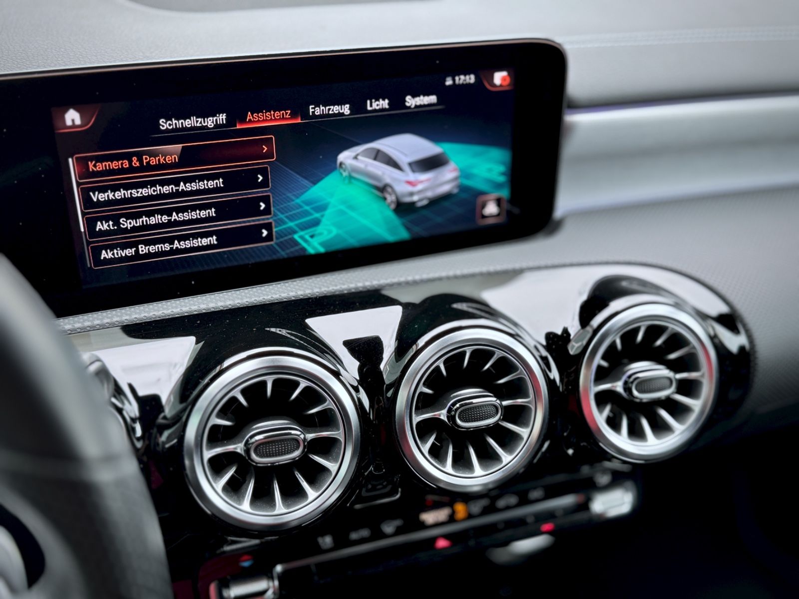 Fahrzeugabbildung Mercedes-Benz CLA 220d 8G Shooting Brake AMG-LINE*LED|AHK|CAM*
