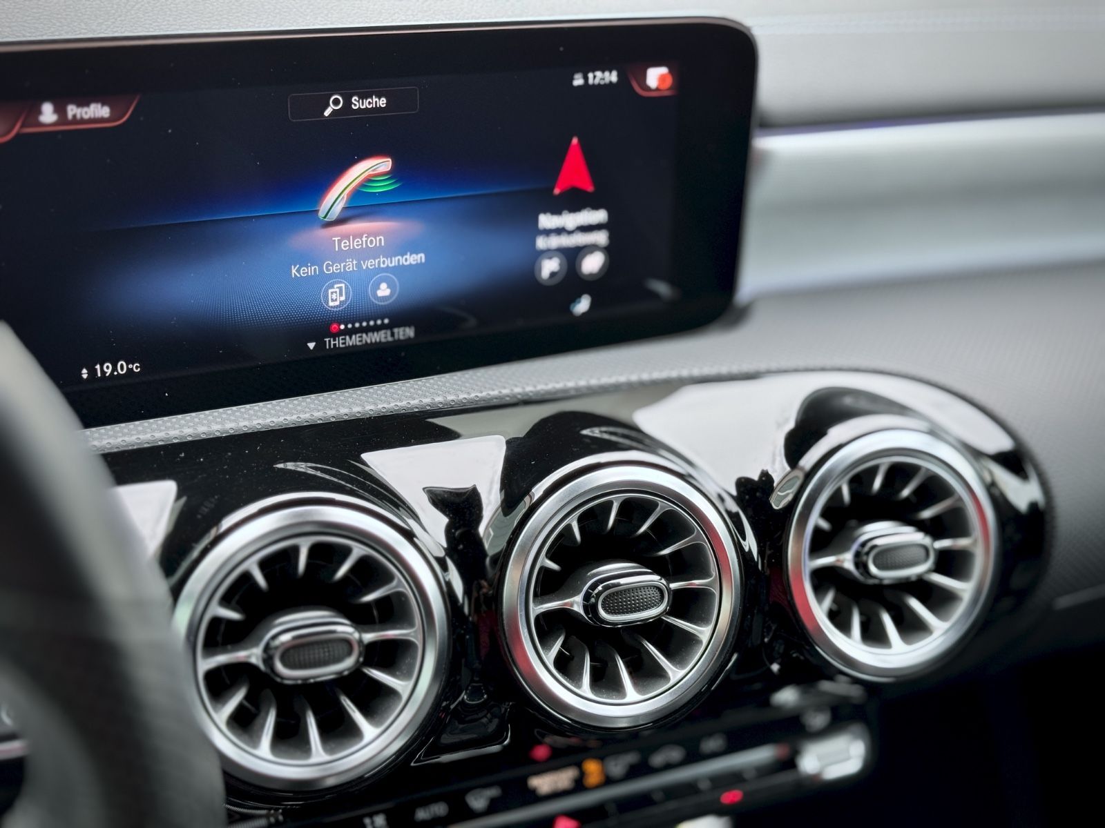 Fahrzeugabbildung Mercedes-Benz CLA 220d 8G Shooting Brake AMG-LINE*LED|AHK|CAM*