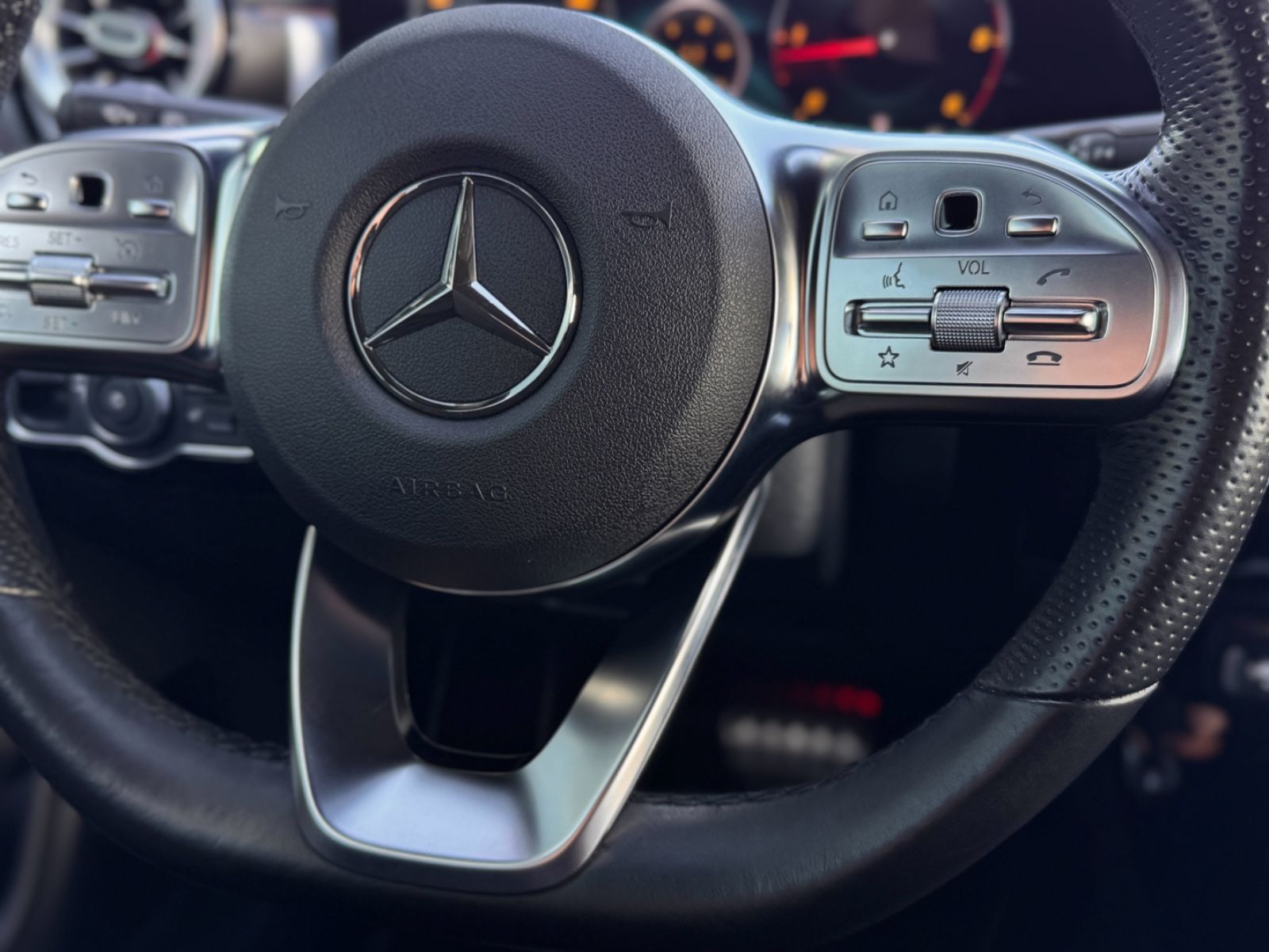 Fahrzeugabbildung Mercedes-Benz CLA 220d 8G Shooting Brake AMG-LINE*LED|AHK|CAM*